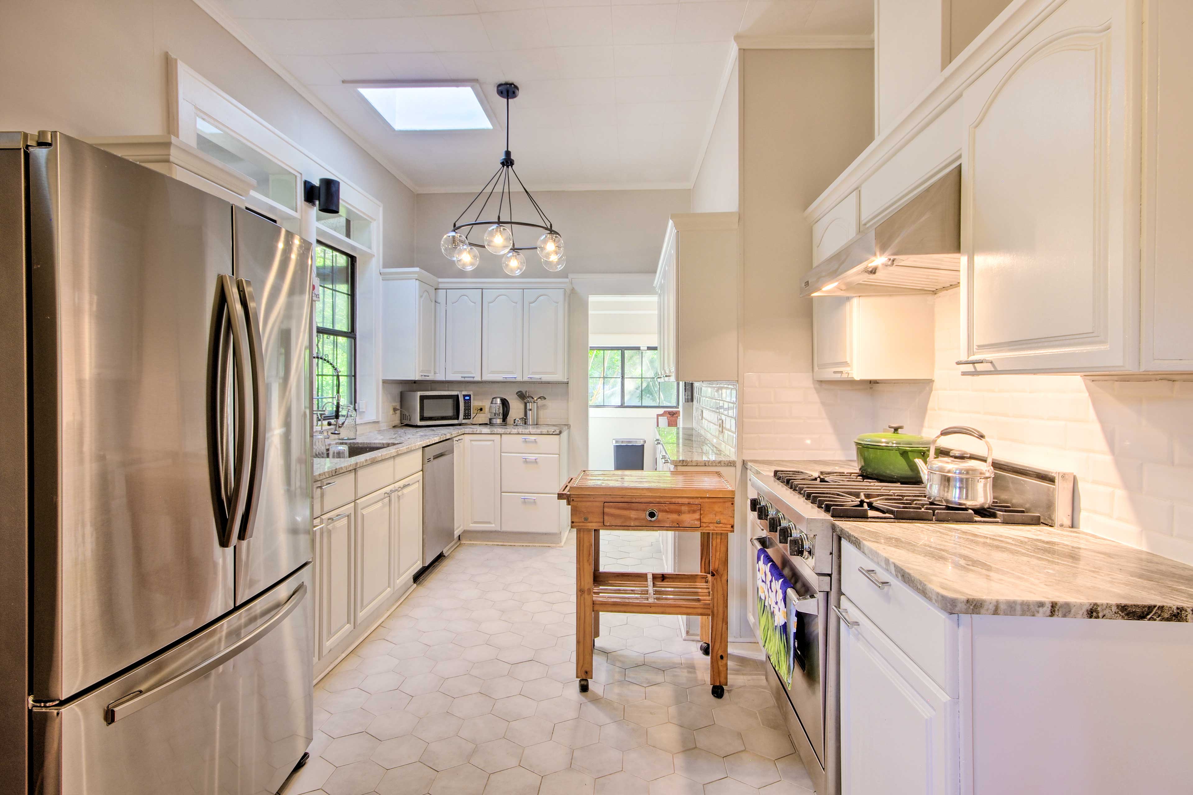 Kitchen | 1st Floor | Viking Stove | Toaster | Complimentary Spices