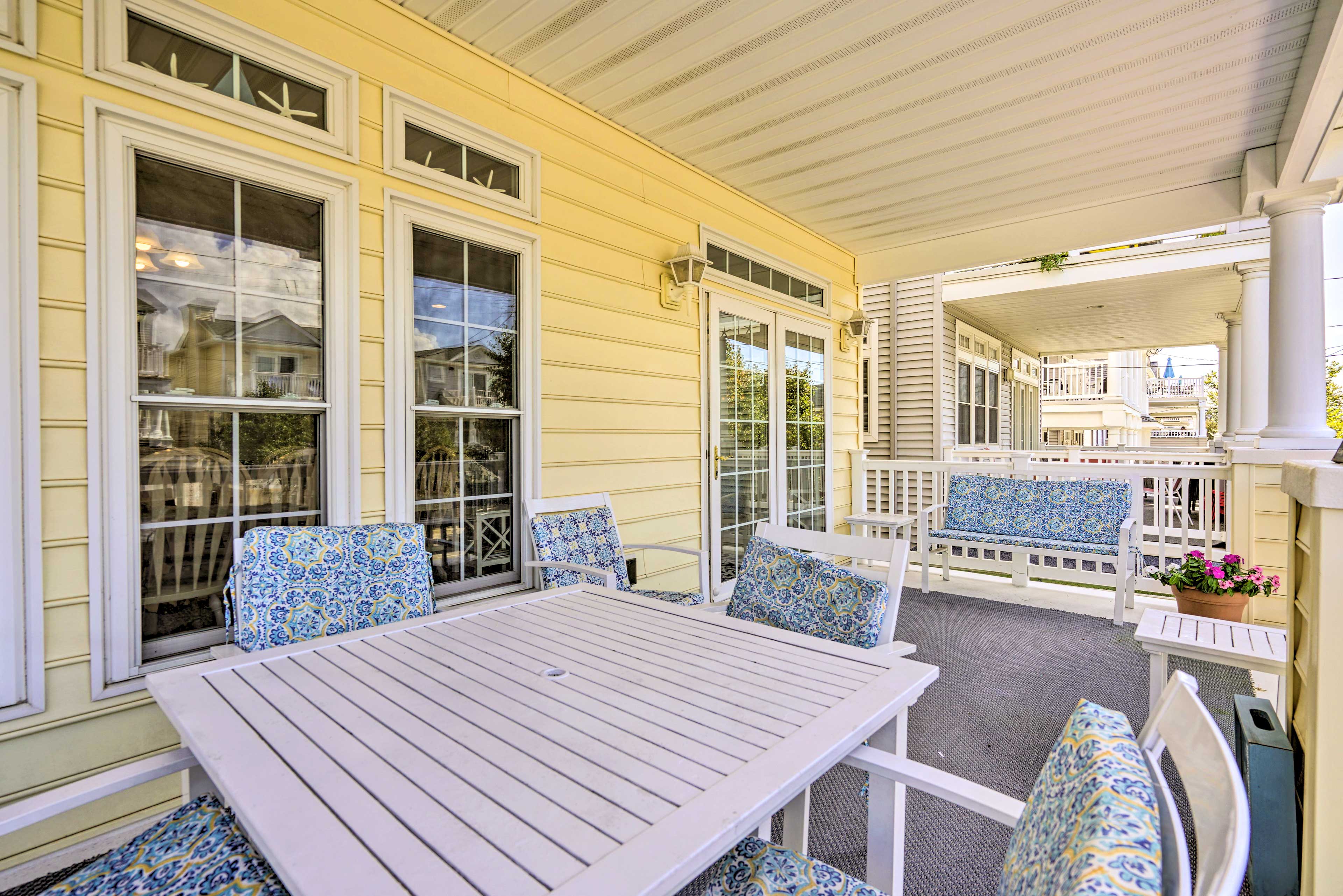 Balcony | Outdoor Dining Area | Additional Accommodations Available