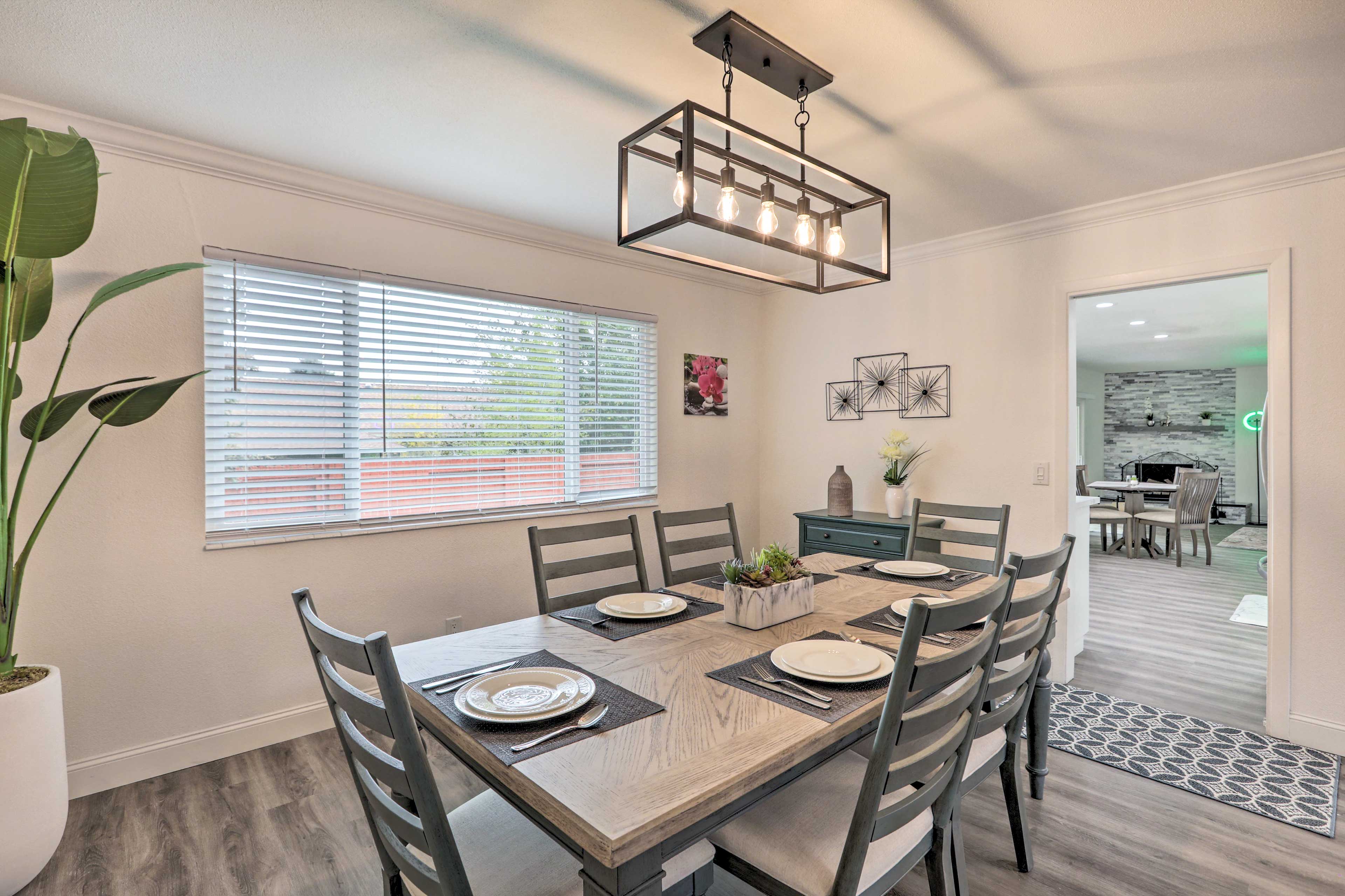 Formal Dining Area | Dishware & Flatware Provided