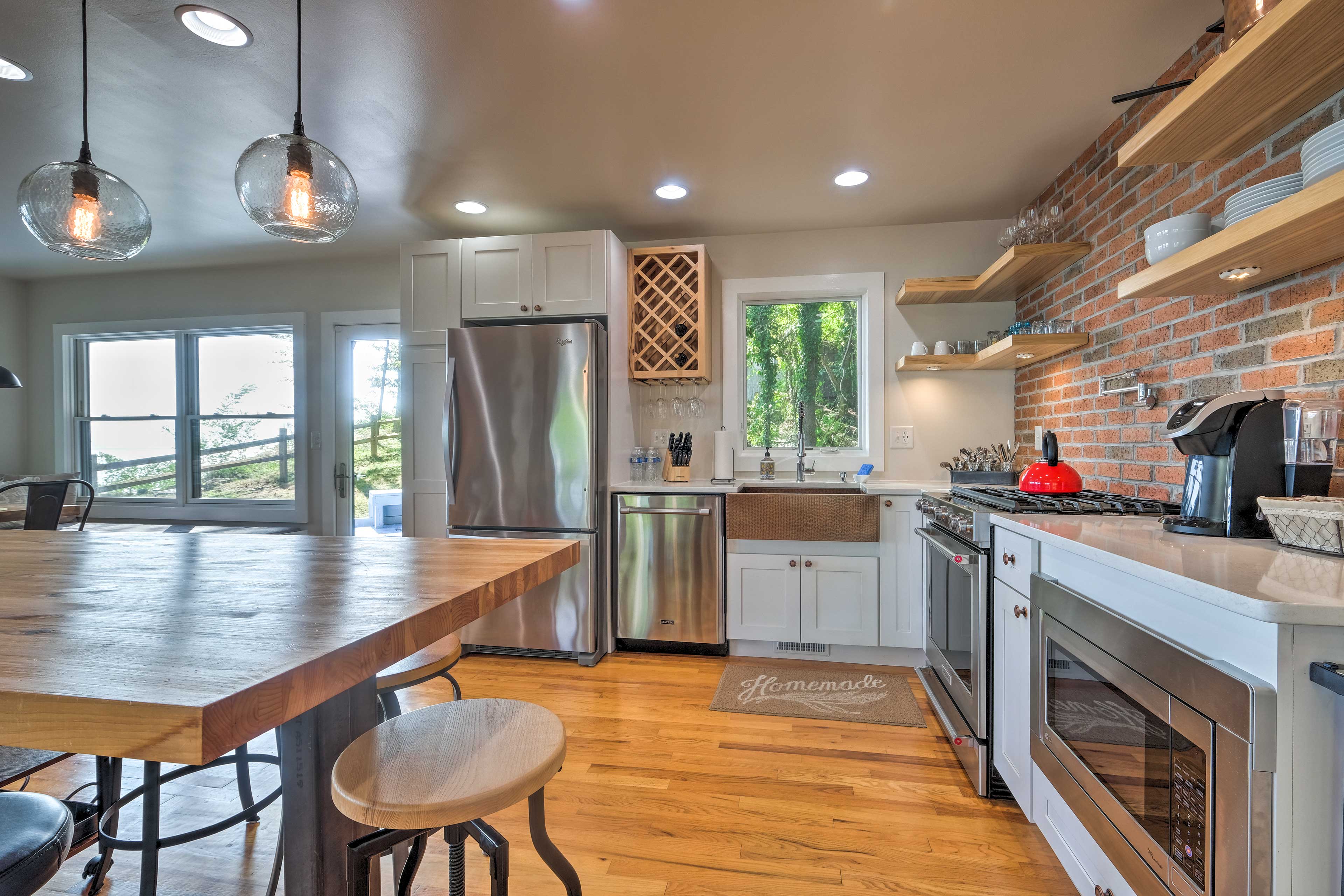 Kitchen | High-End Stainless Steel Appliances