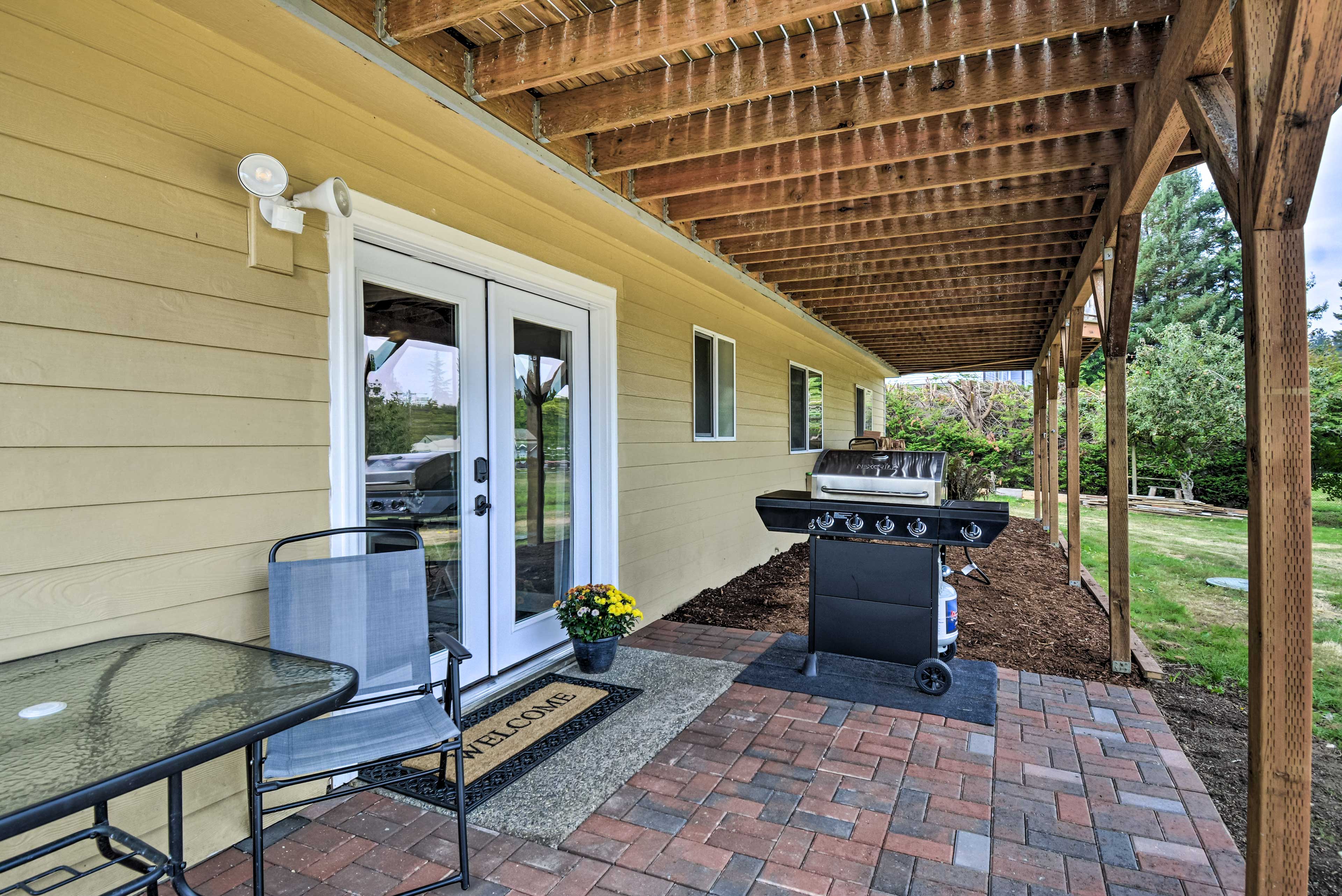 Covered Patio | Gas Grill | Outdoor Dining