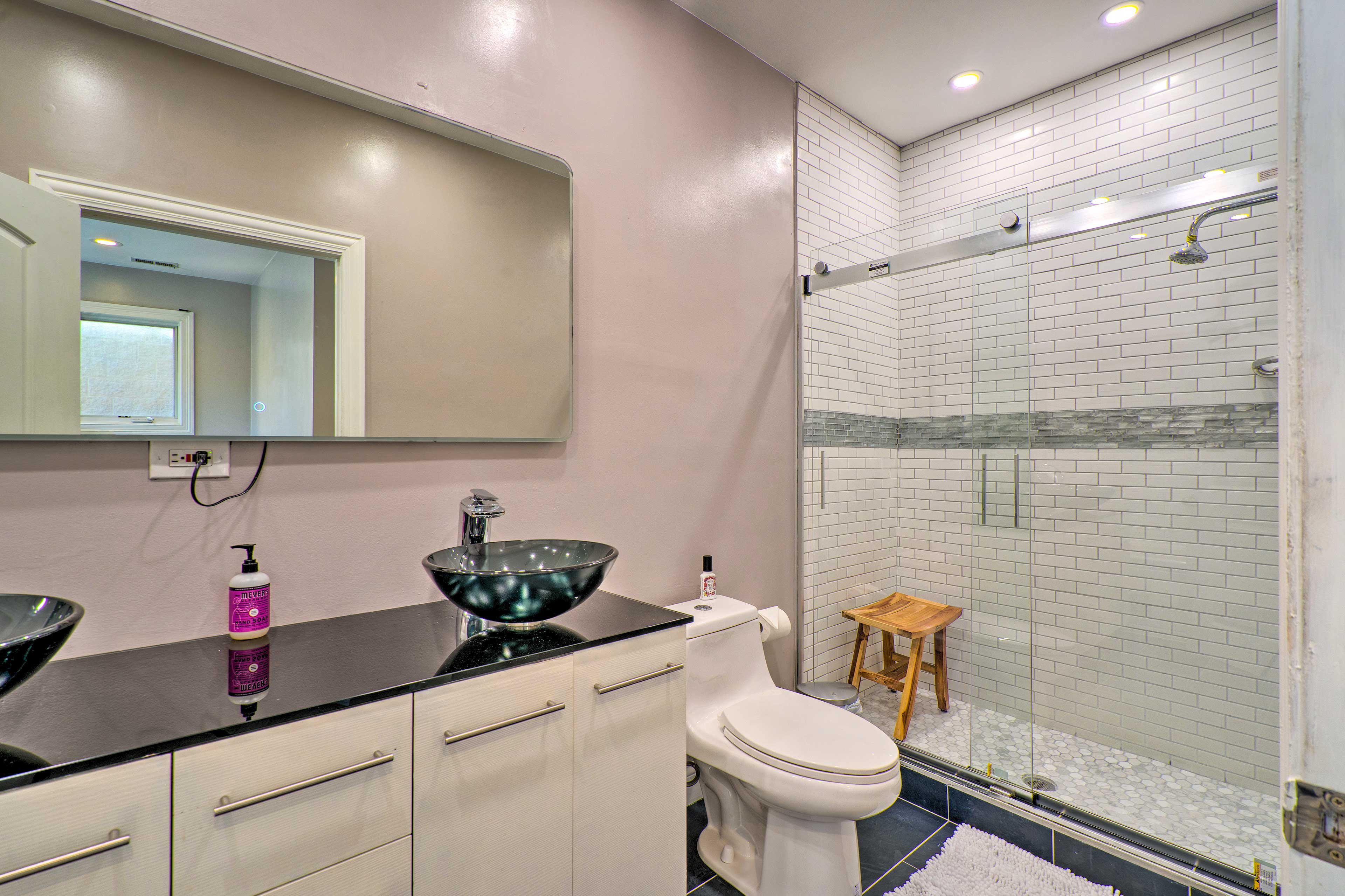 En-Suite Bathroom | Towels Provided