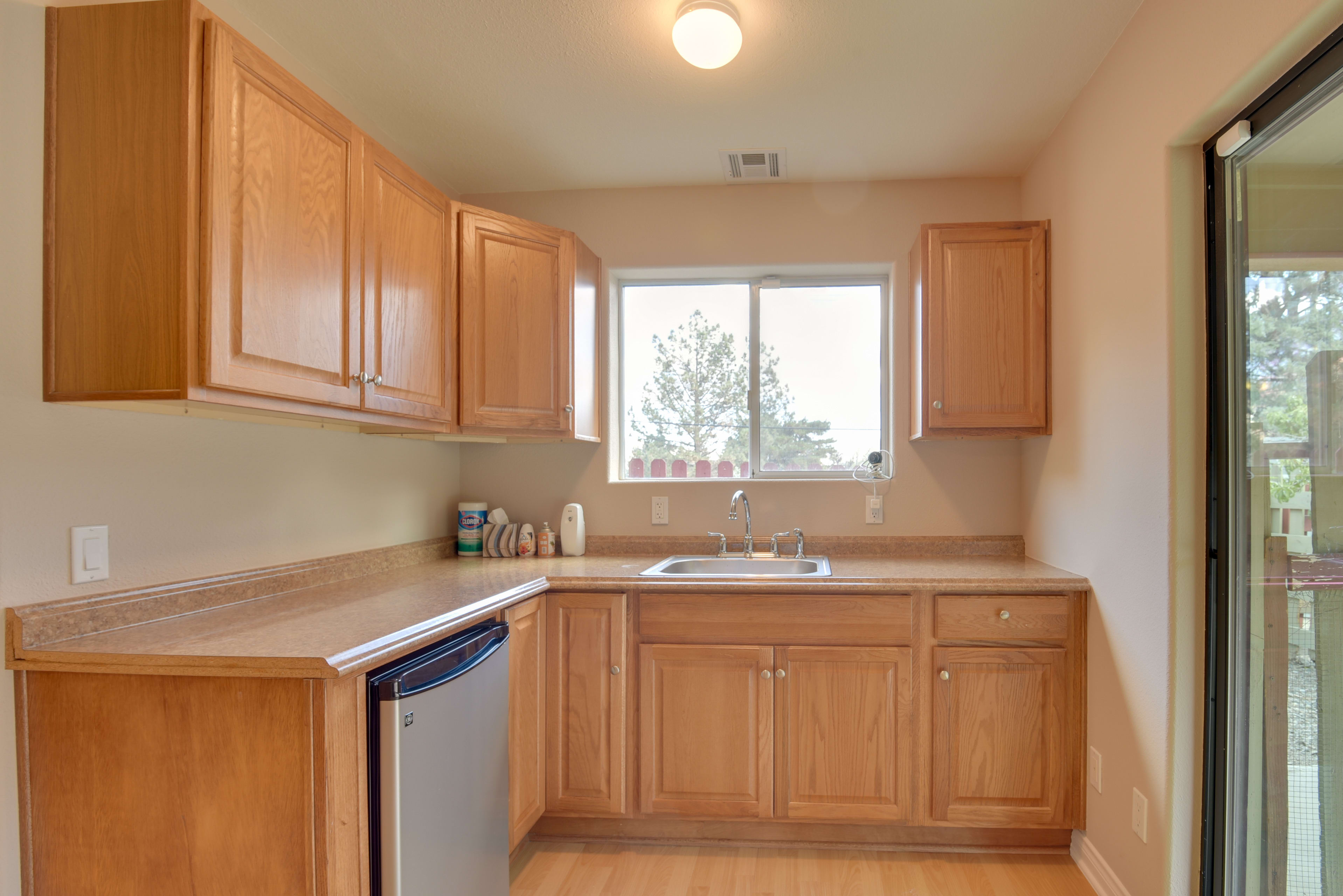 Wet Bar | Lower Level | Mini Fridge