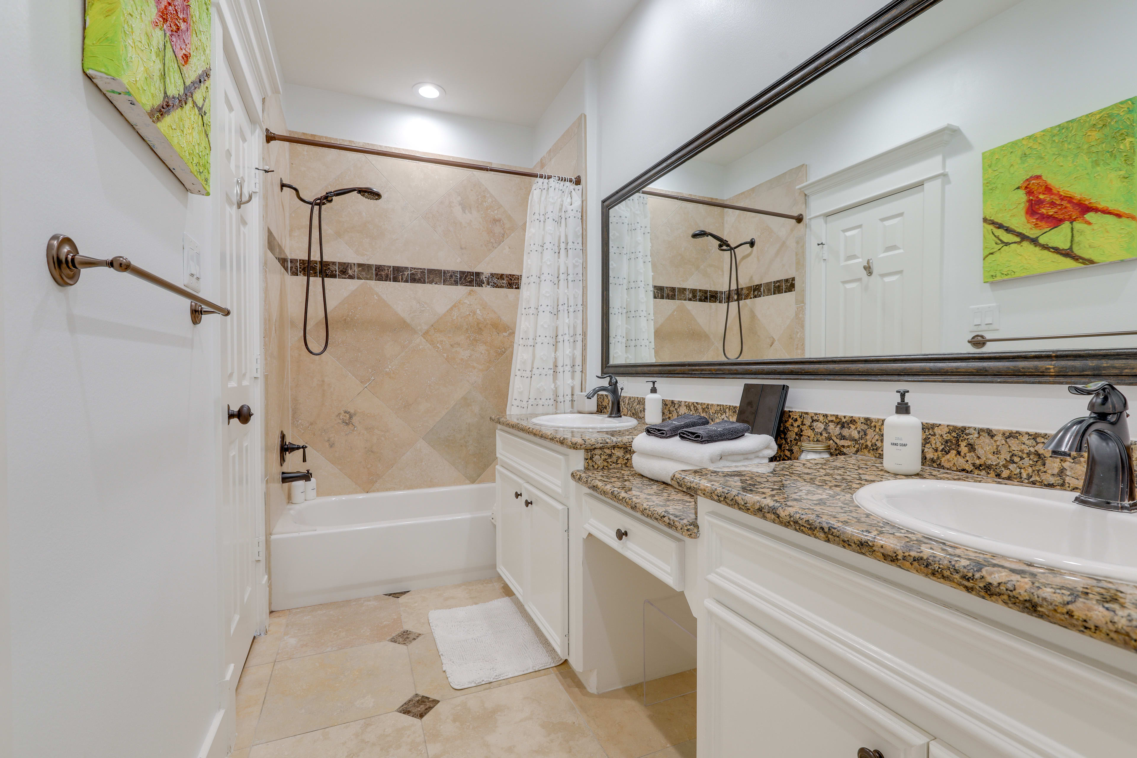 Full Bathroom | Complimentary Toiletries | Hair Dryer