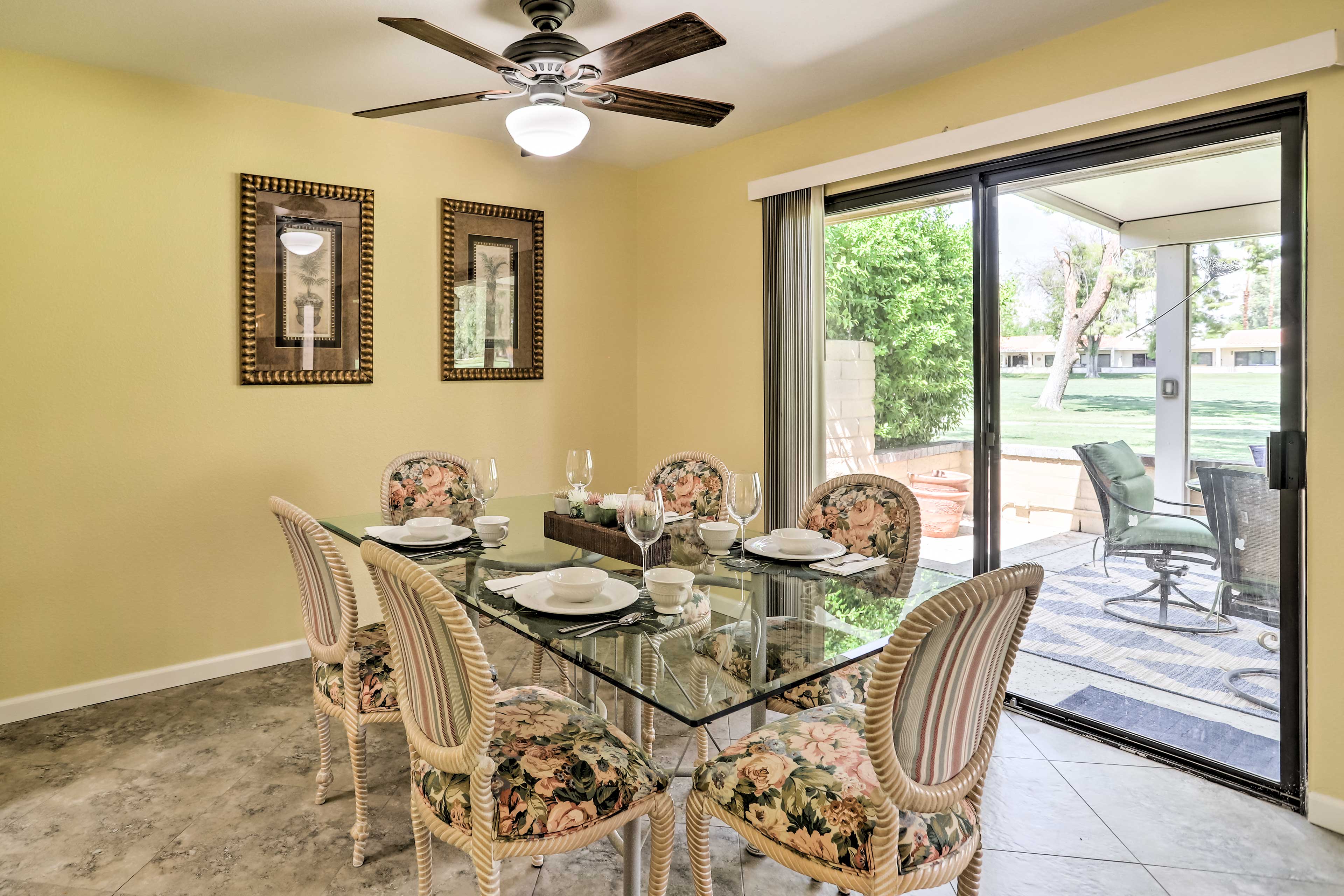Dining Area | Central Air Conditioning