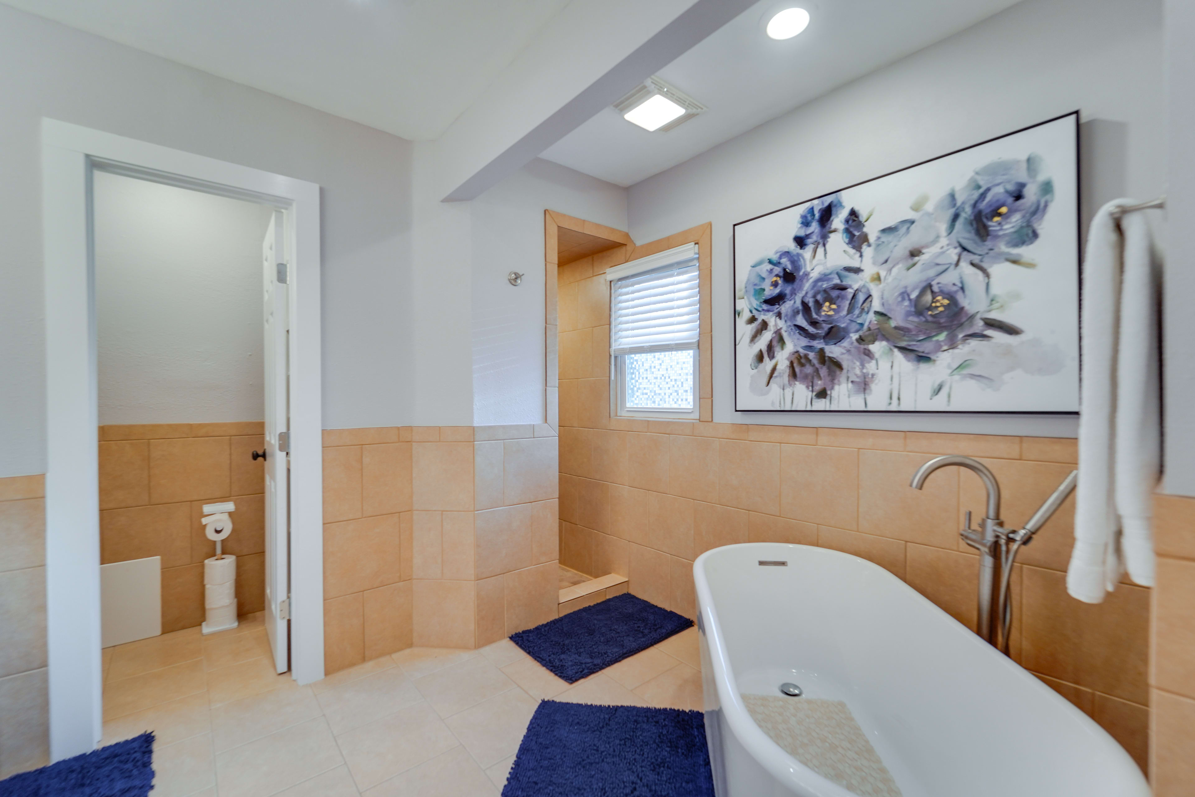 En-Suite Bathroom | Complimentary Toiletries | Hair Dryers