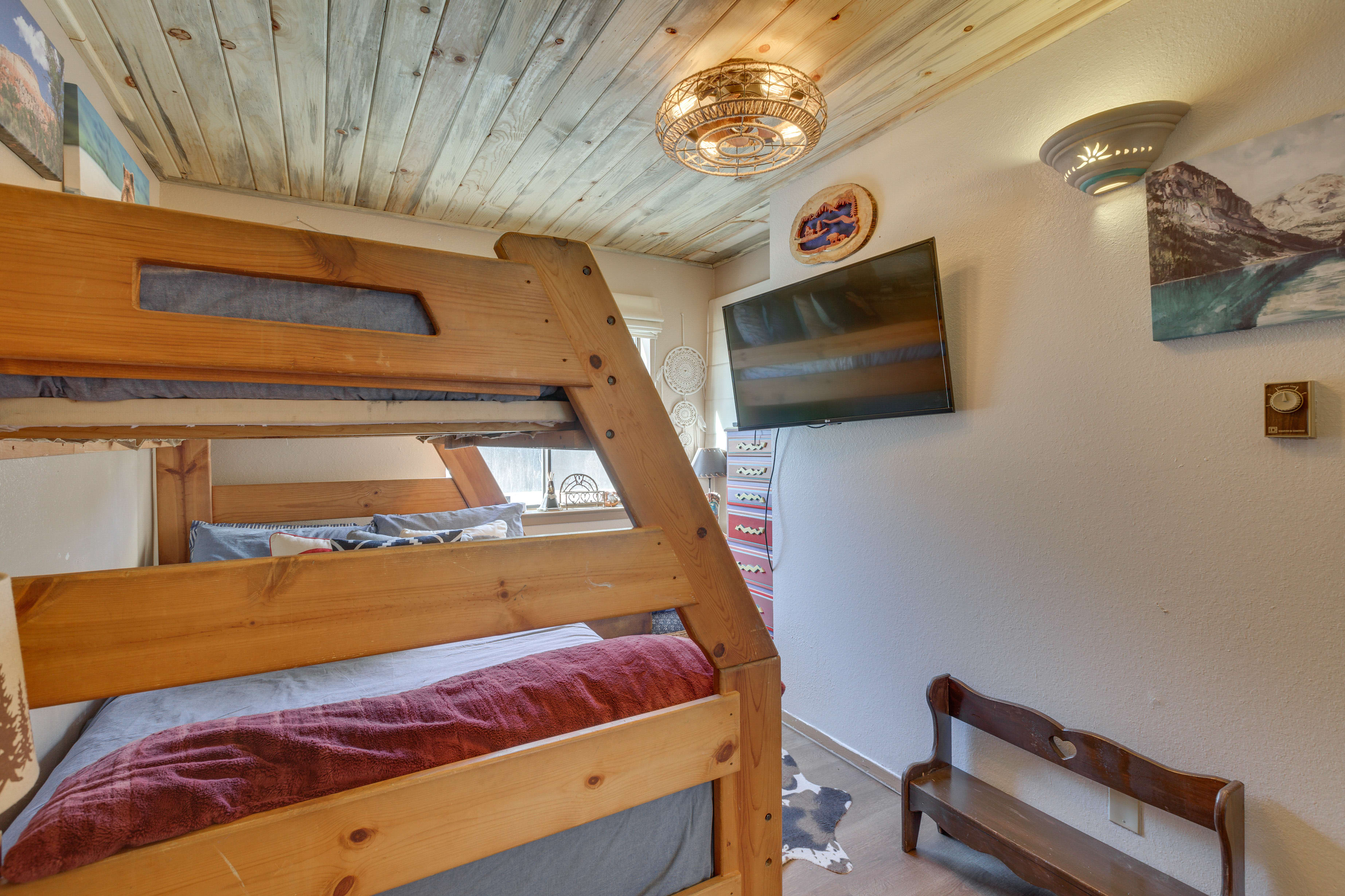 Bedroom 2 | Twin/Full Bunk Bed | 2nd Floor | Hangers