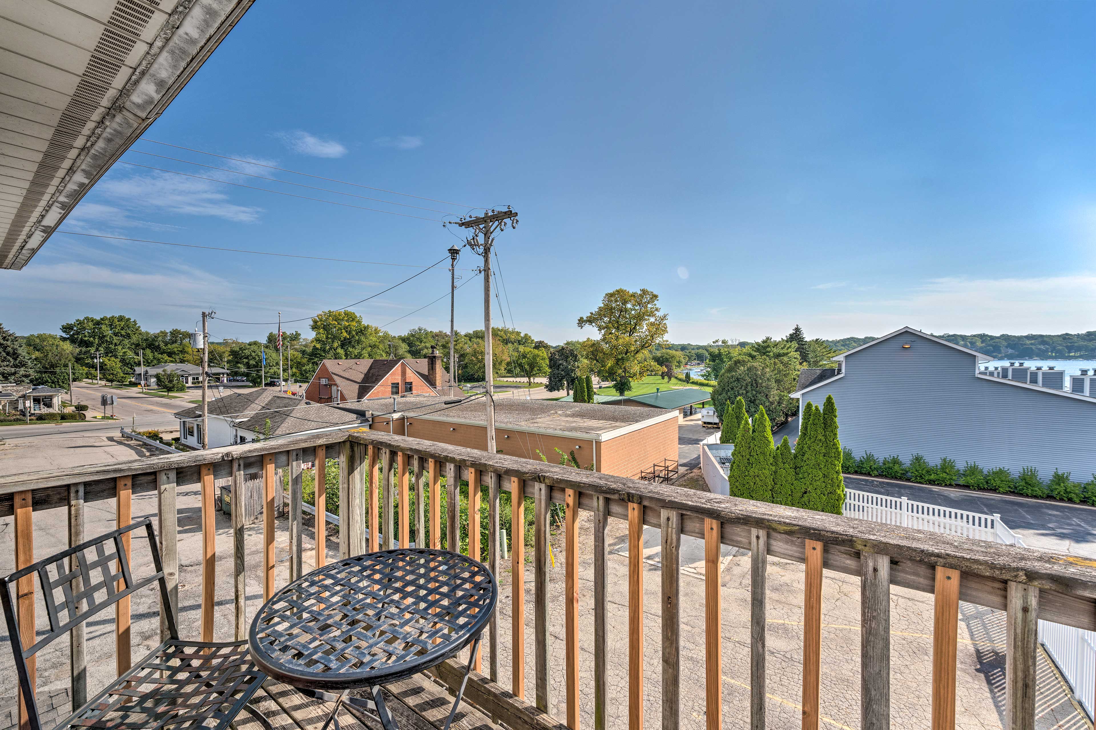 Balcony | Outdoor Dining Area