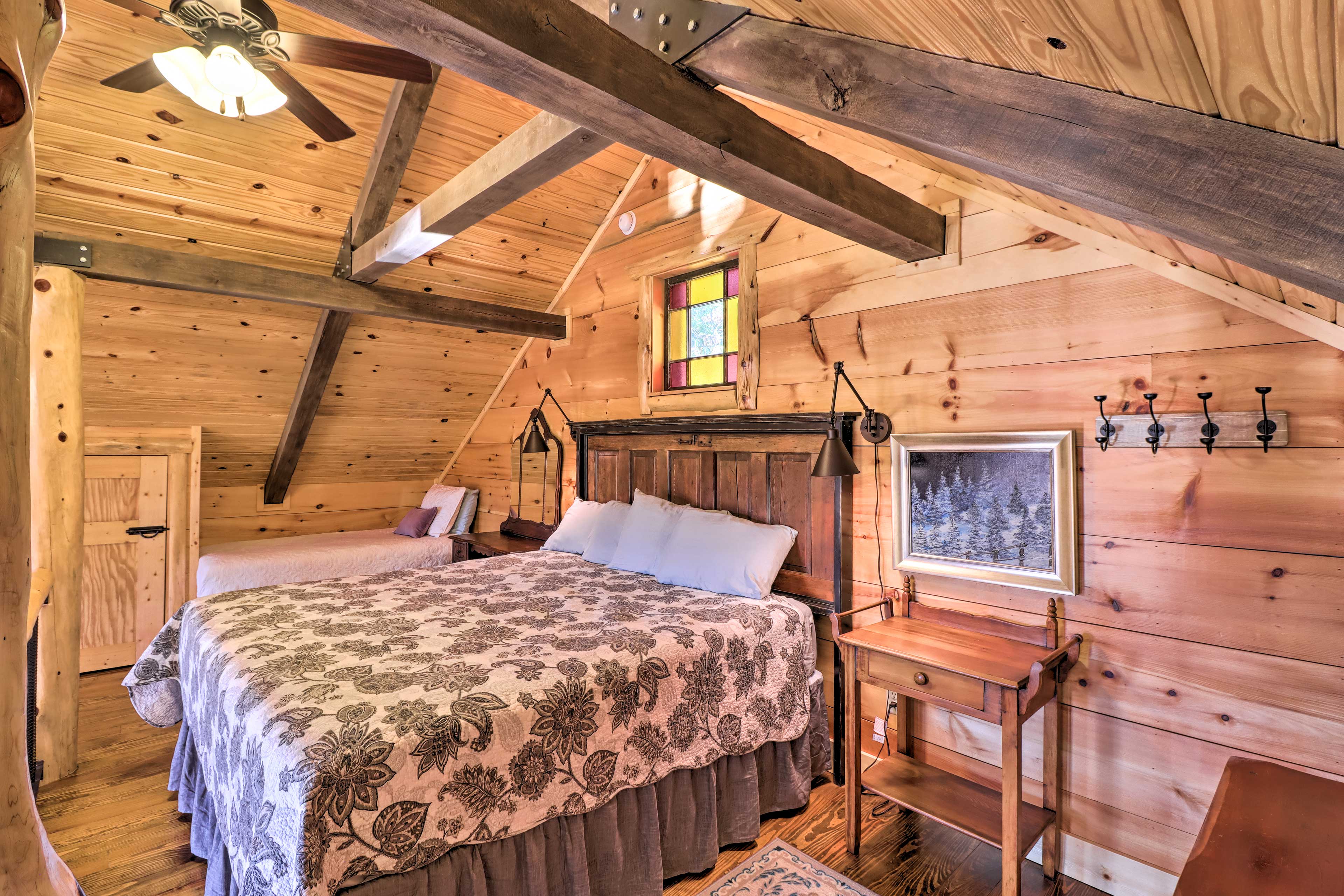 Loft | King Bed | Twin Bed | Upper Level