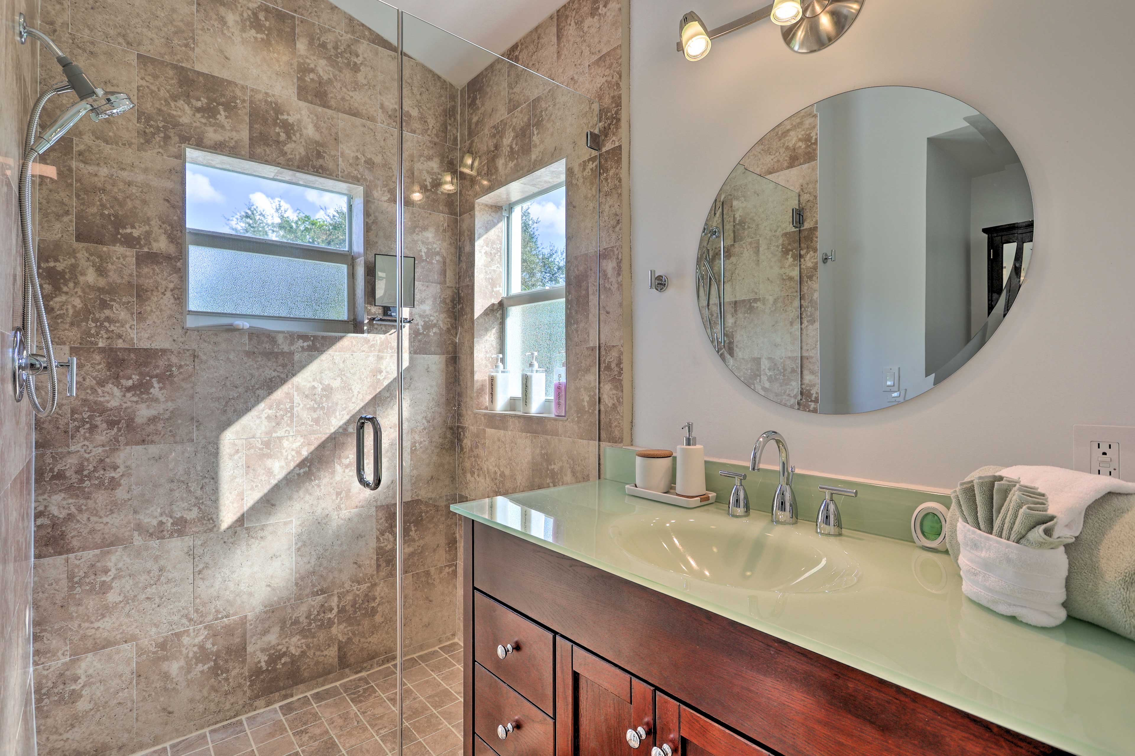 En-Suite Bathroom | Towels Provided