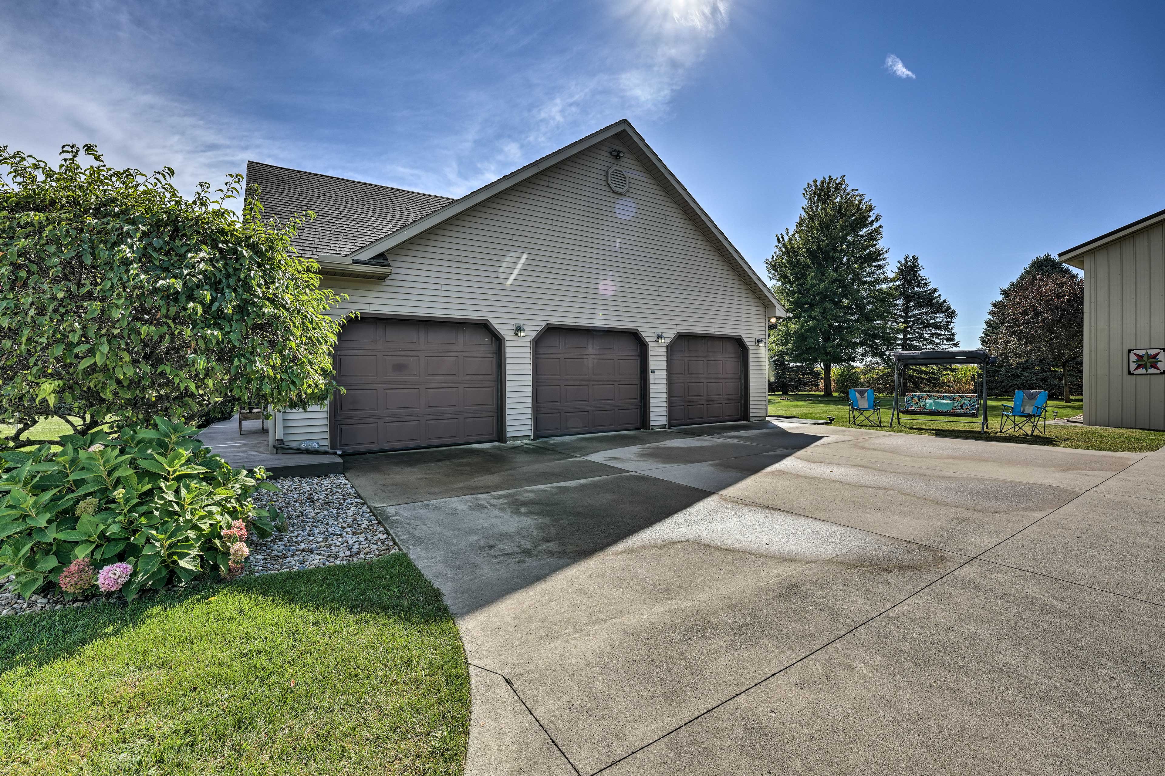 Parking | Garage (2 Vehicles) | Driveway (3 Vehicles)