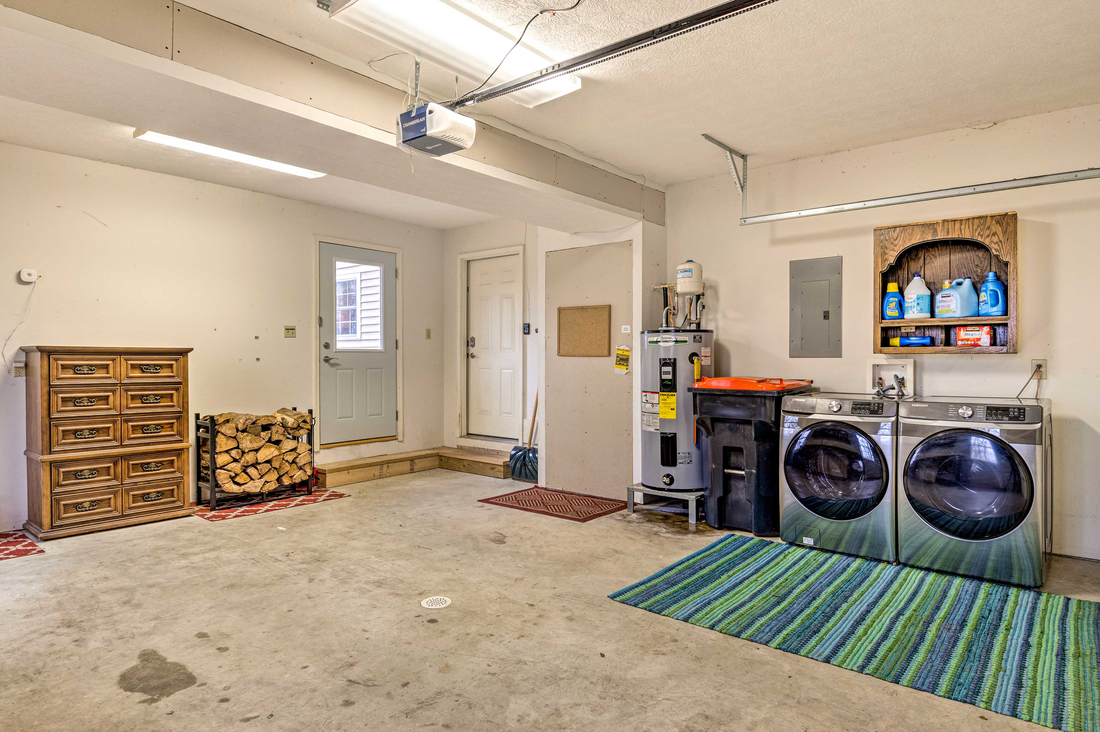 Garage | In-Unit Laundry