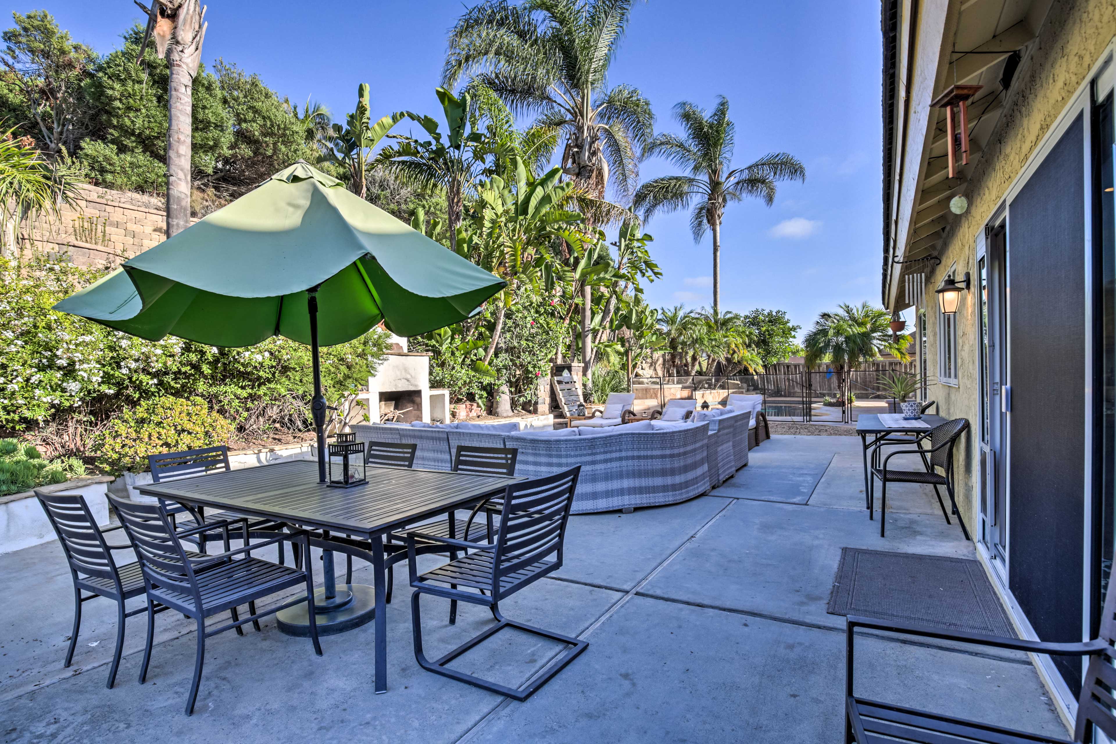 Patio | Outdoor Seating & Dining