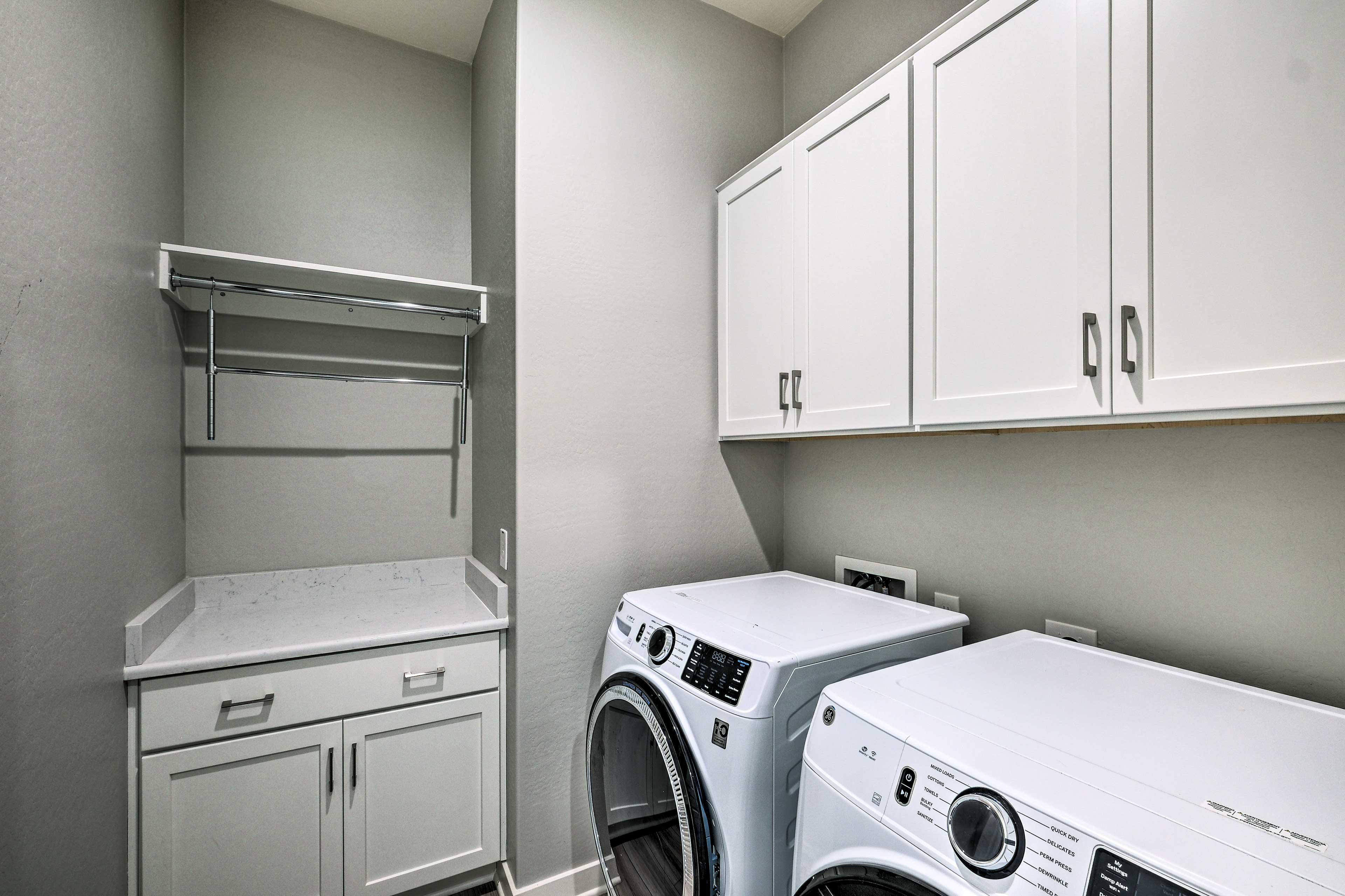 Laundry Room | Washer/Dryer | Iron/Board