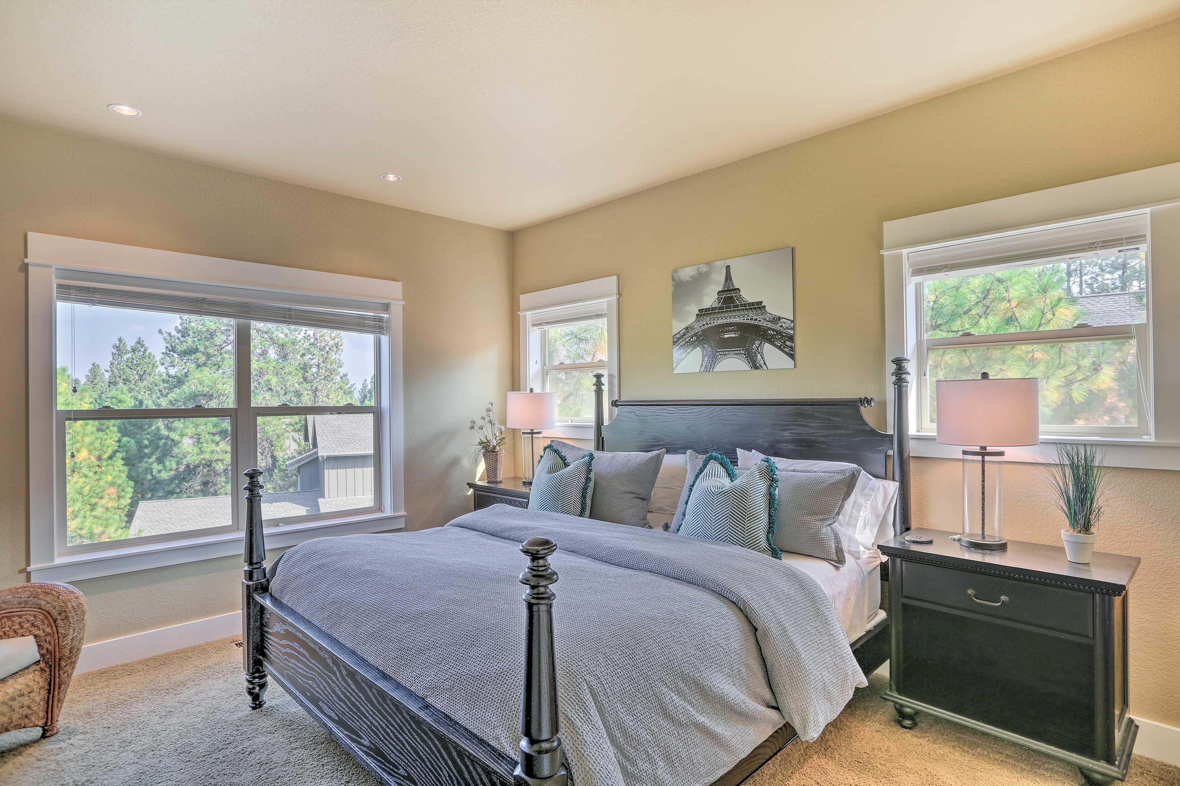 Bedroom 1 | King Bed | Linens Provided | Smart TV