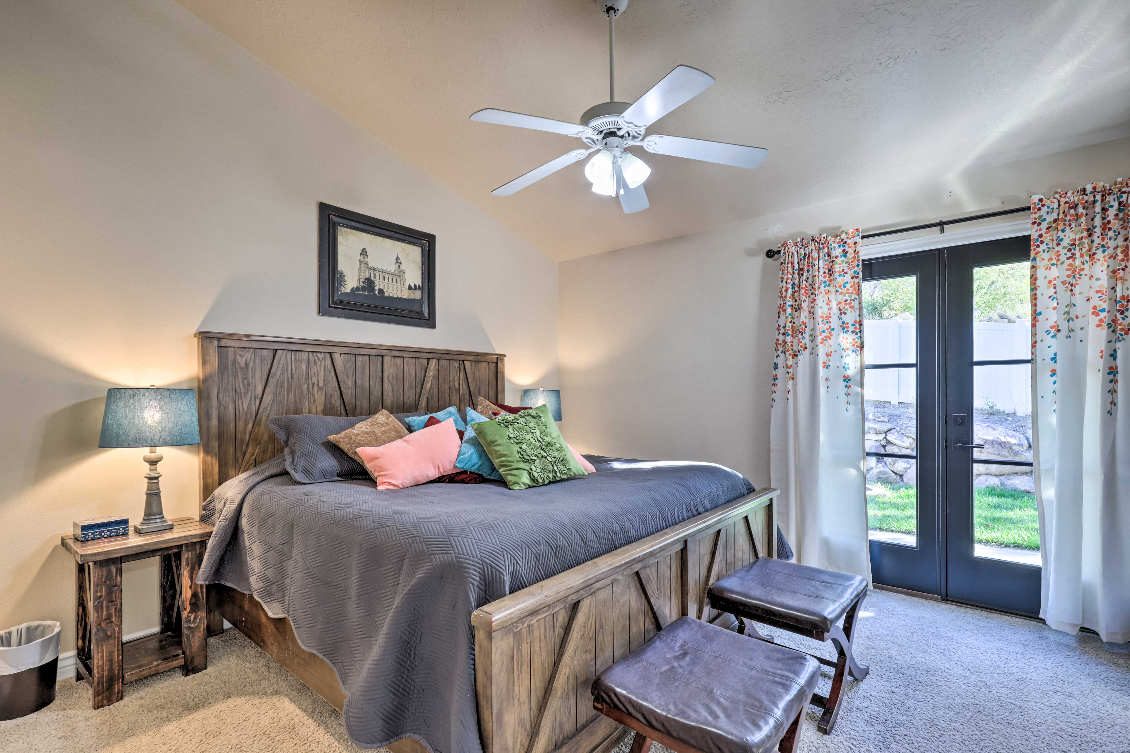 Bedroom 1 | King Bed | Ceiling Fans | Linens Provided | En-Suite Bathroom