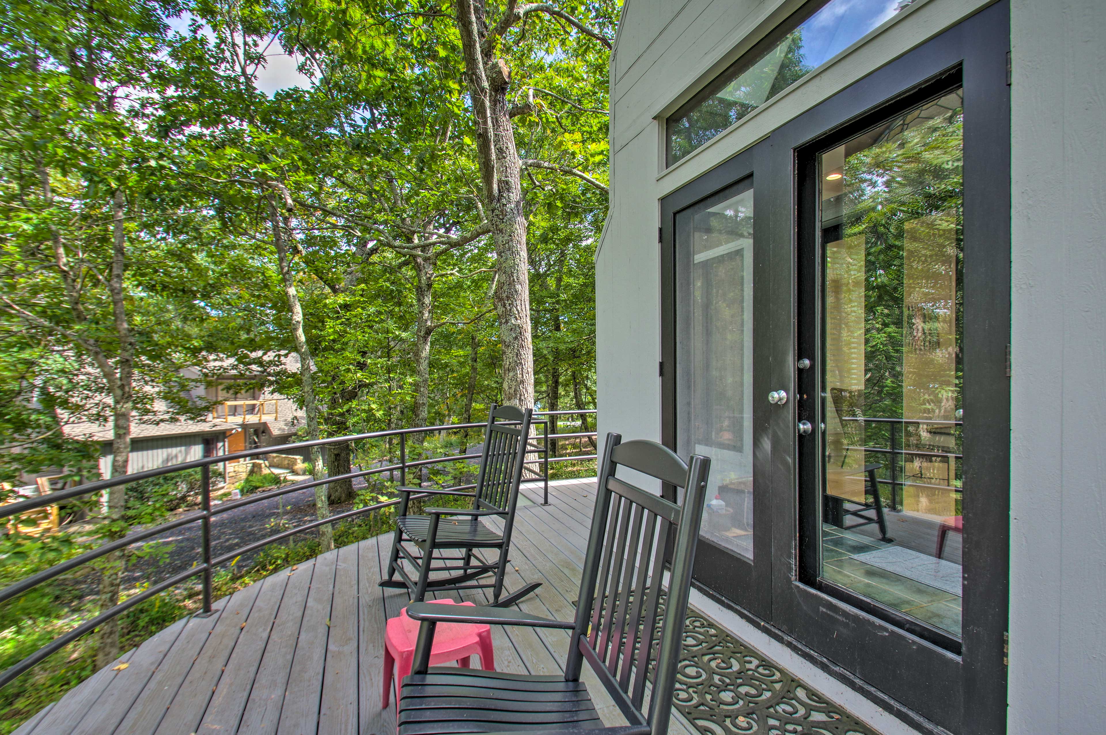 Private Deck | Outdoor Seating