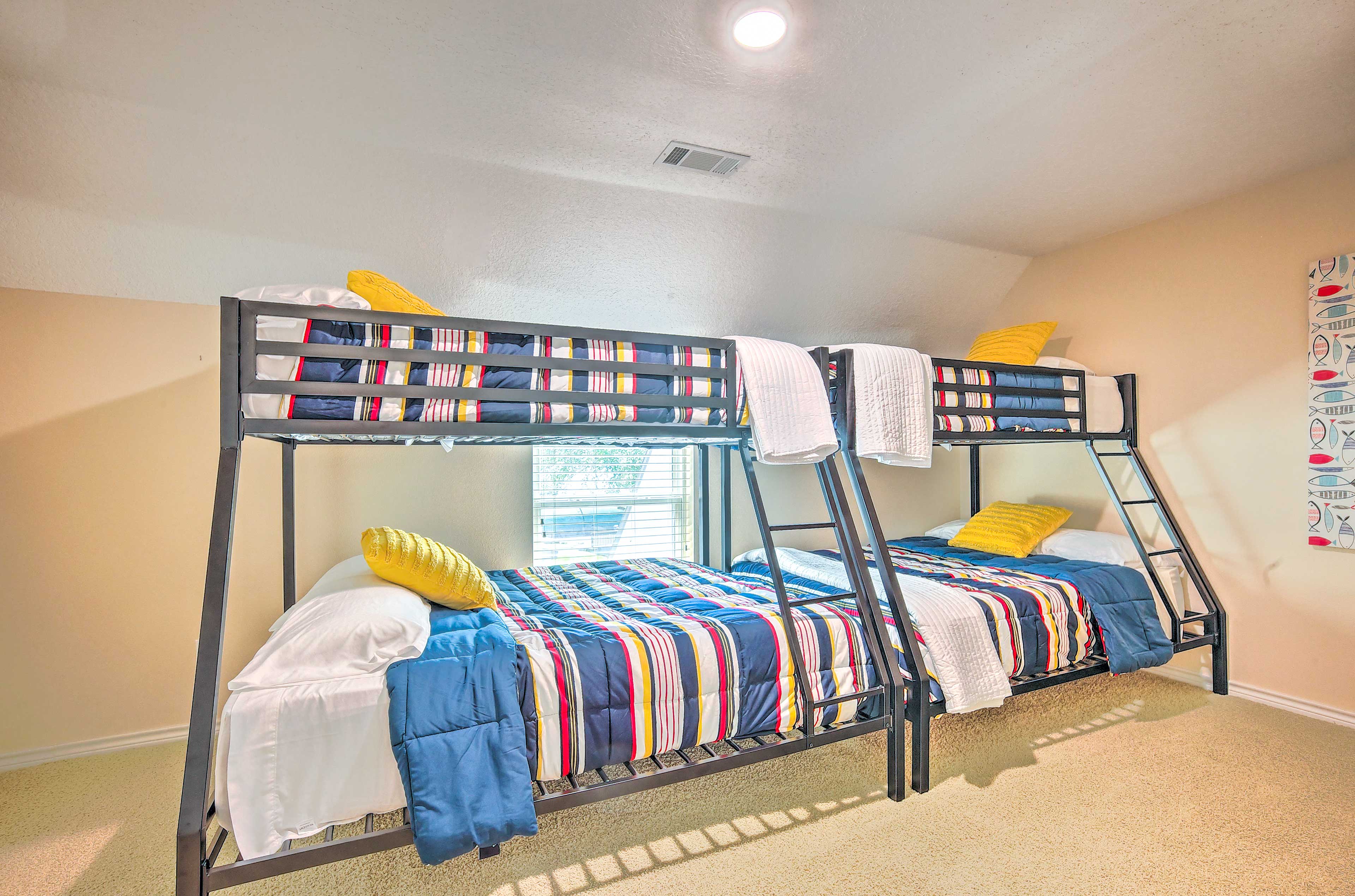 Bedroom 4 | 2 Twin/Full Bunk Beds