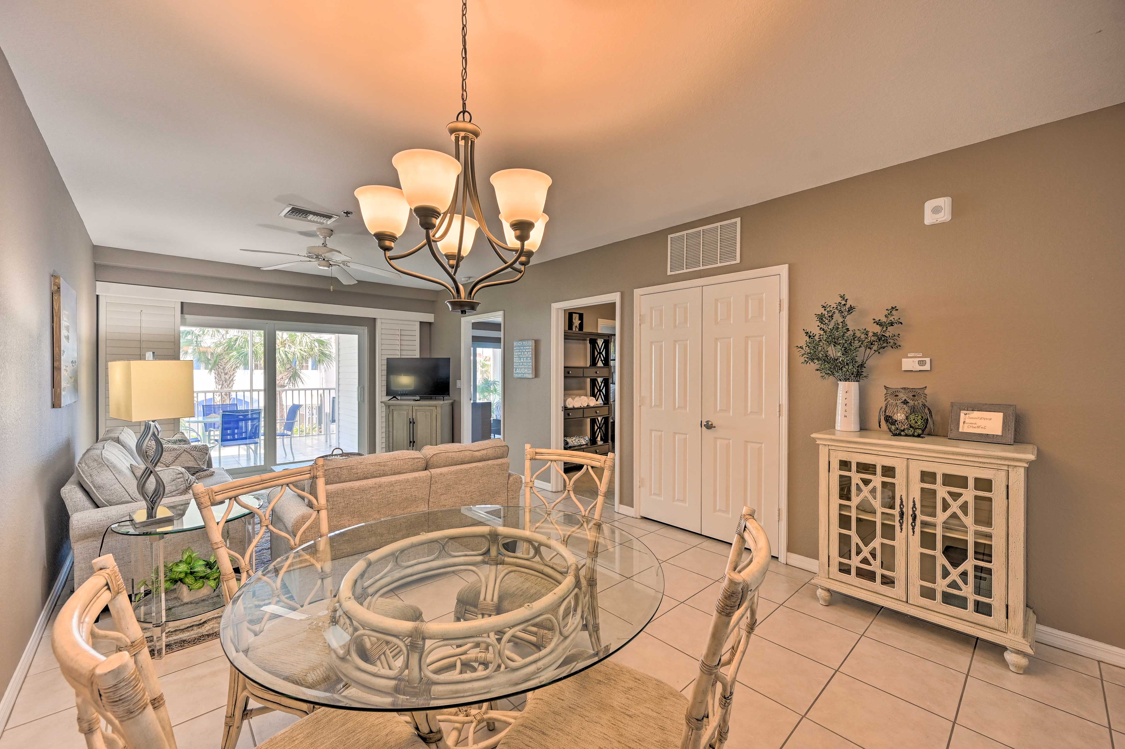 Dining Area | Dishware/Flatware