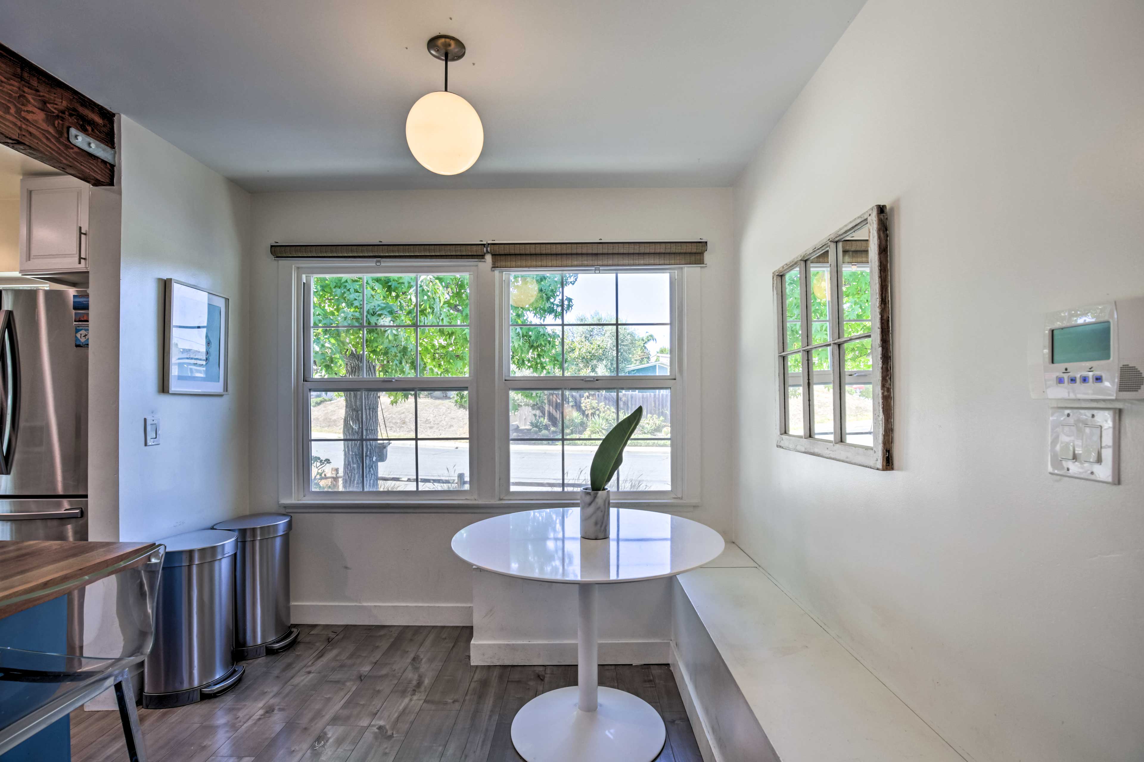 Dining Area | Dishware/Flatware