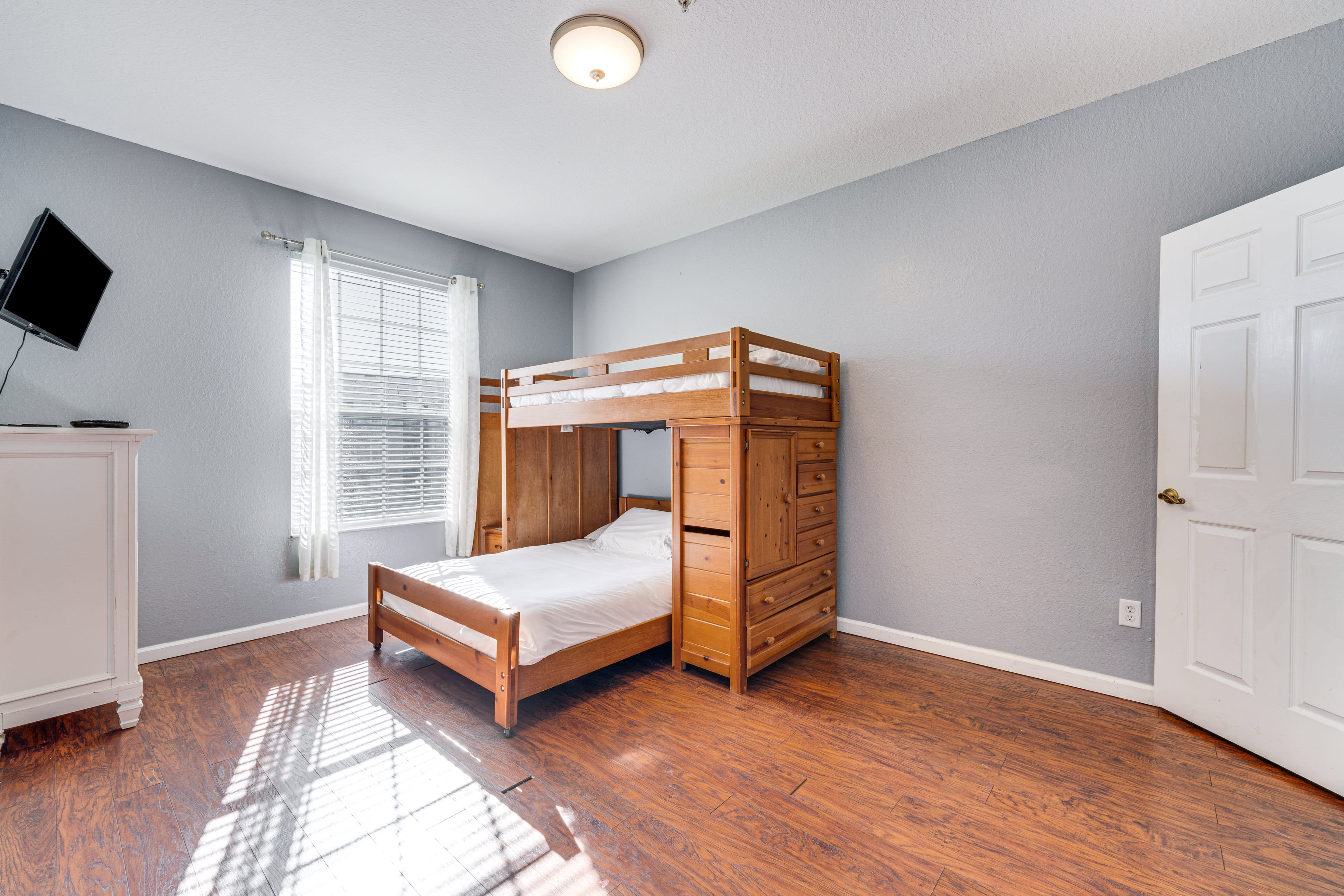 Bedroom 3 | Twin/Full Bunk Bed | Crib Available