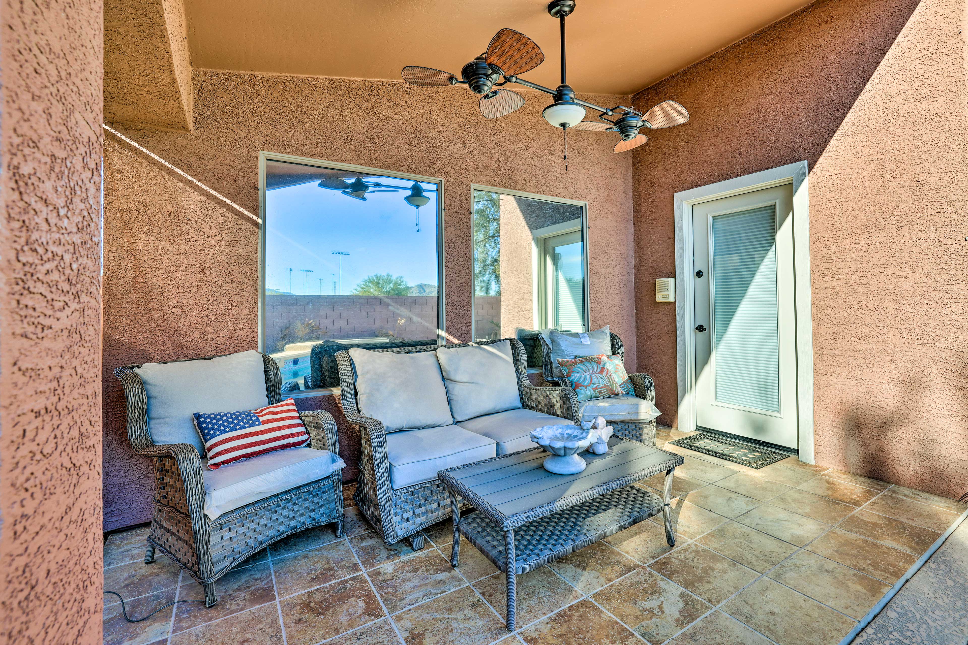 Covered Patio | Seating | Ceiling Fan