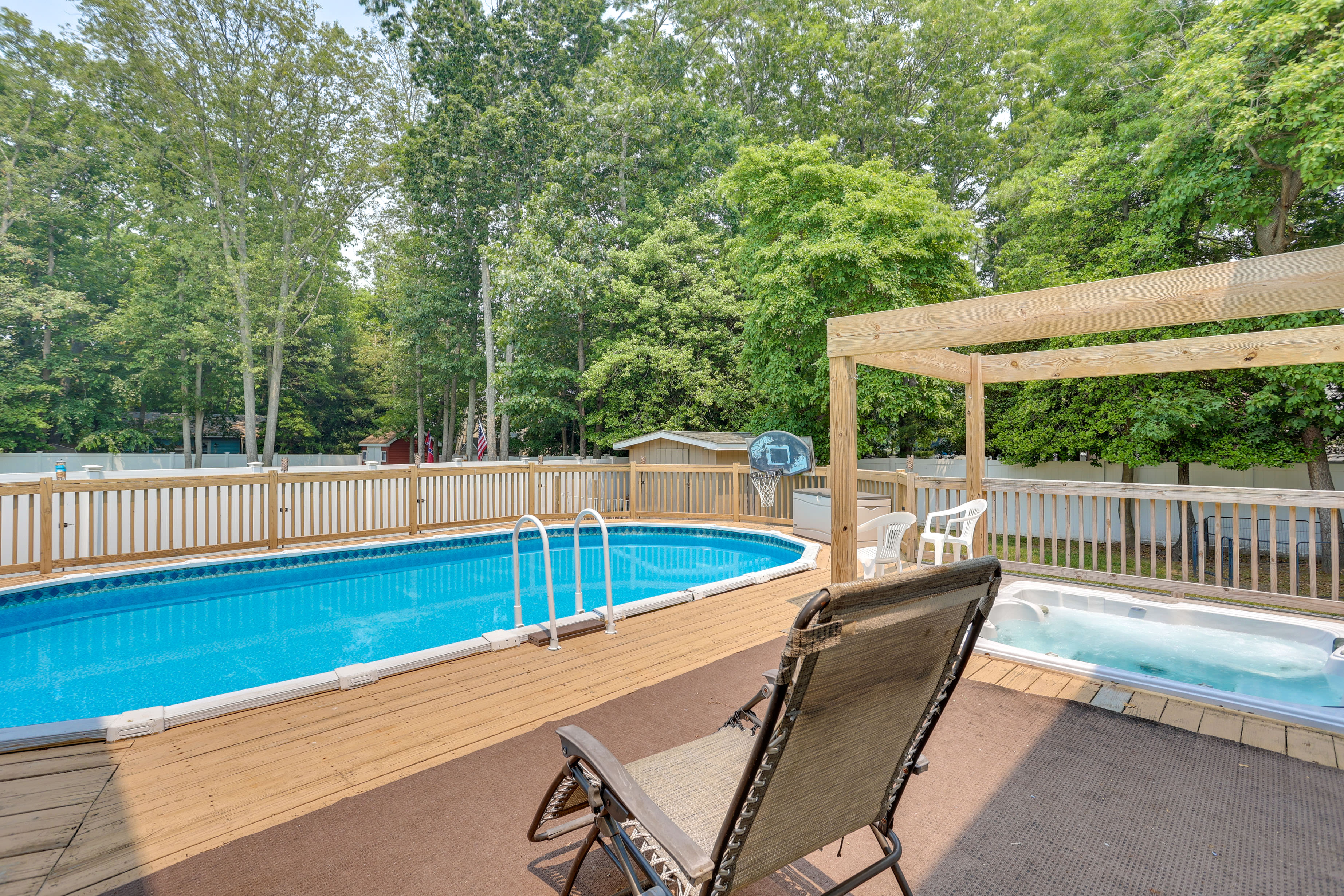 Seasonal Pool & Hot Tub