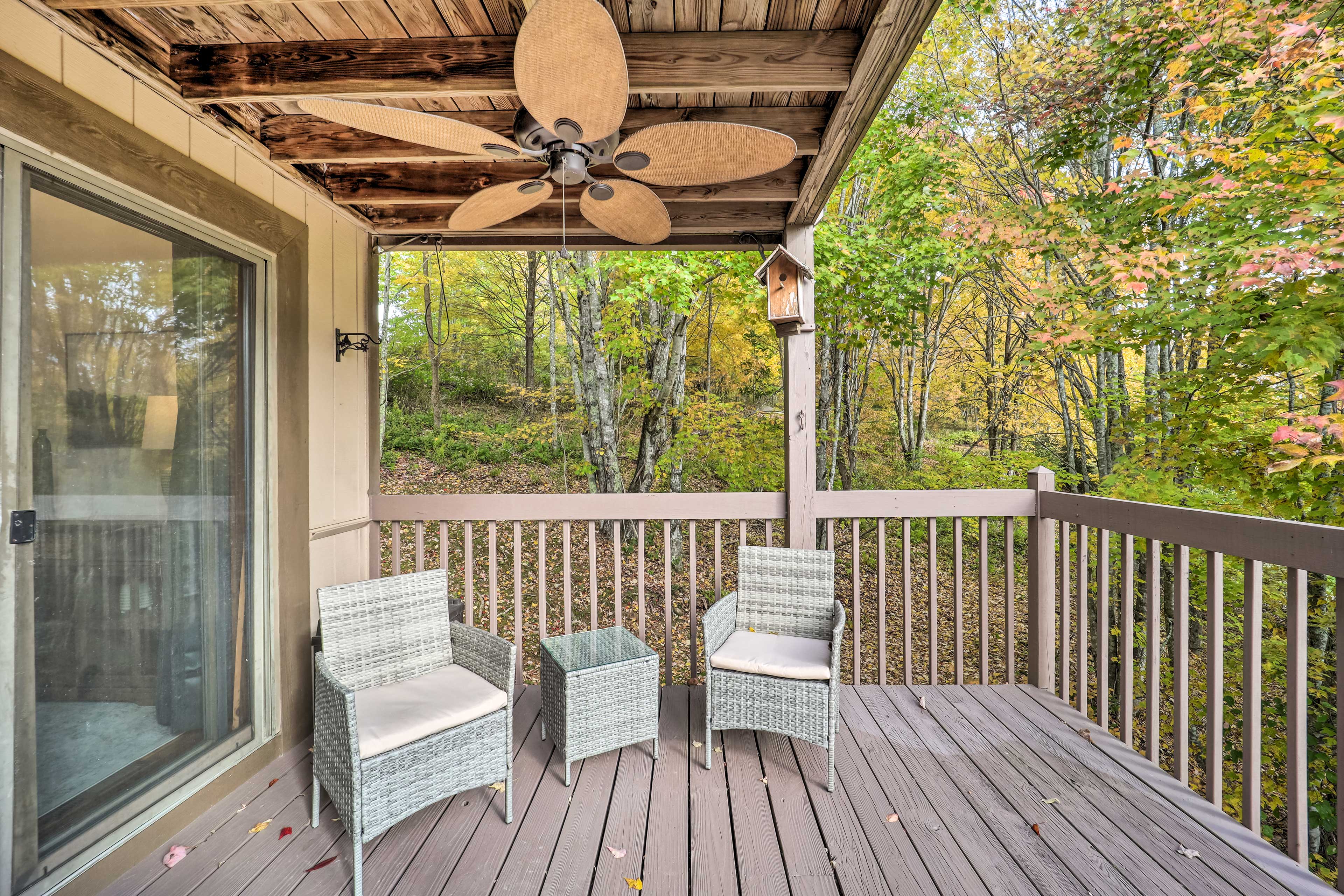 Deck | 1st Floor | Dining Area