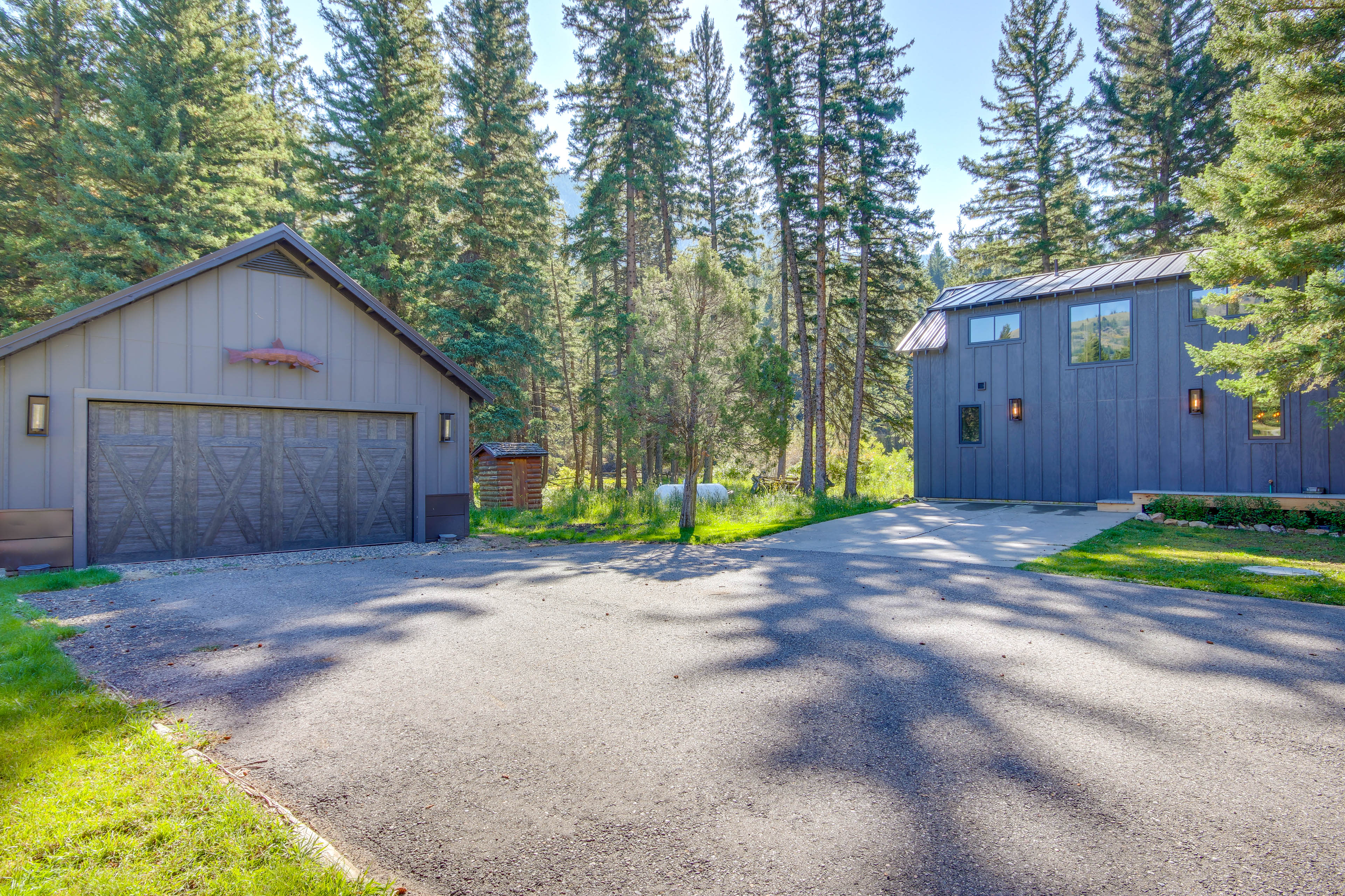 Driveway | Parking for 4 Vehicles