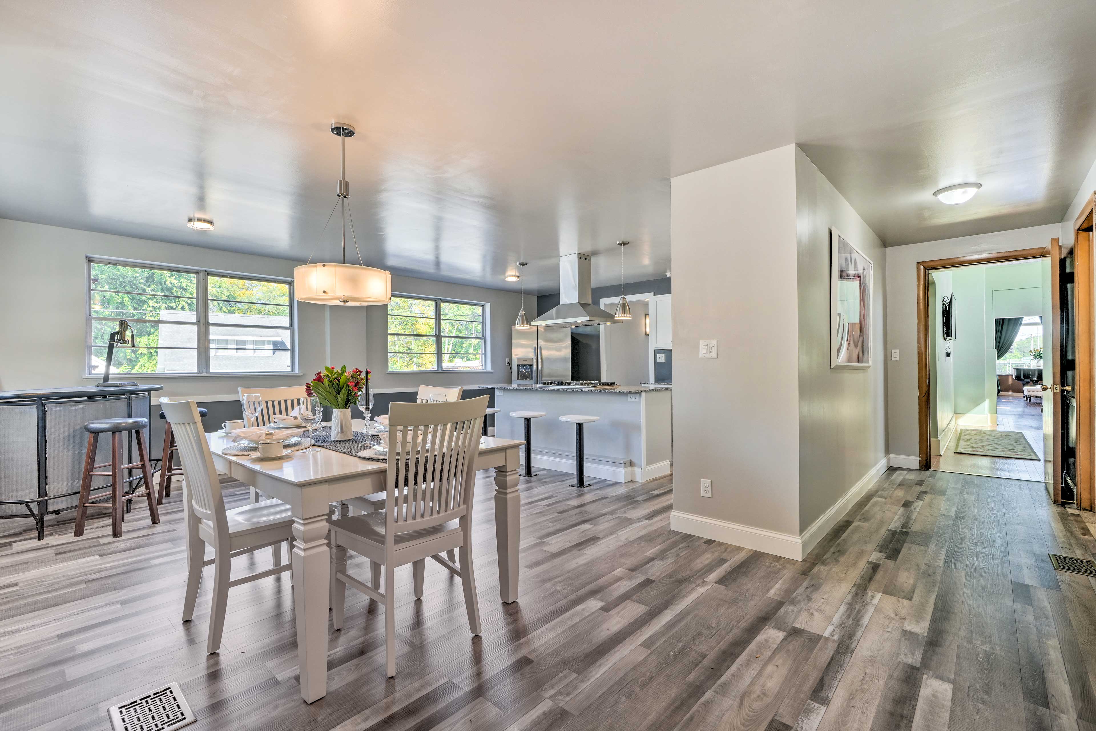 Dining Room | Dishware/Flatware Provided