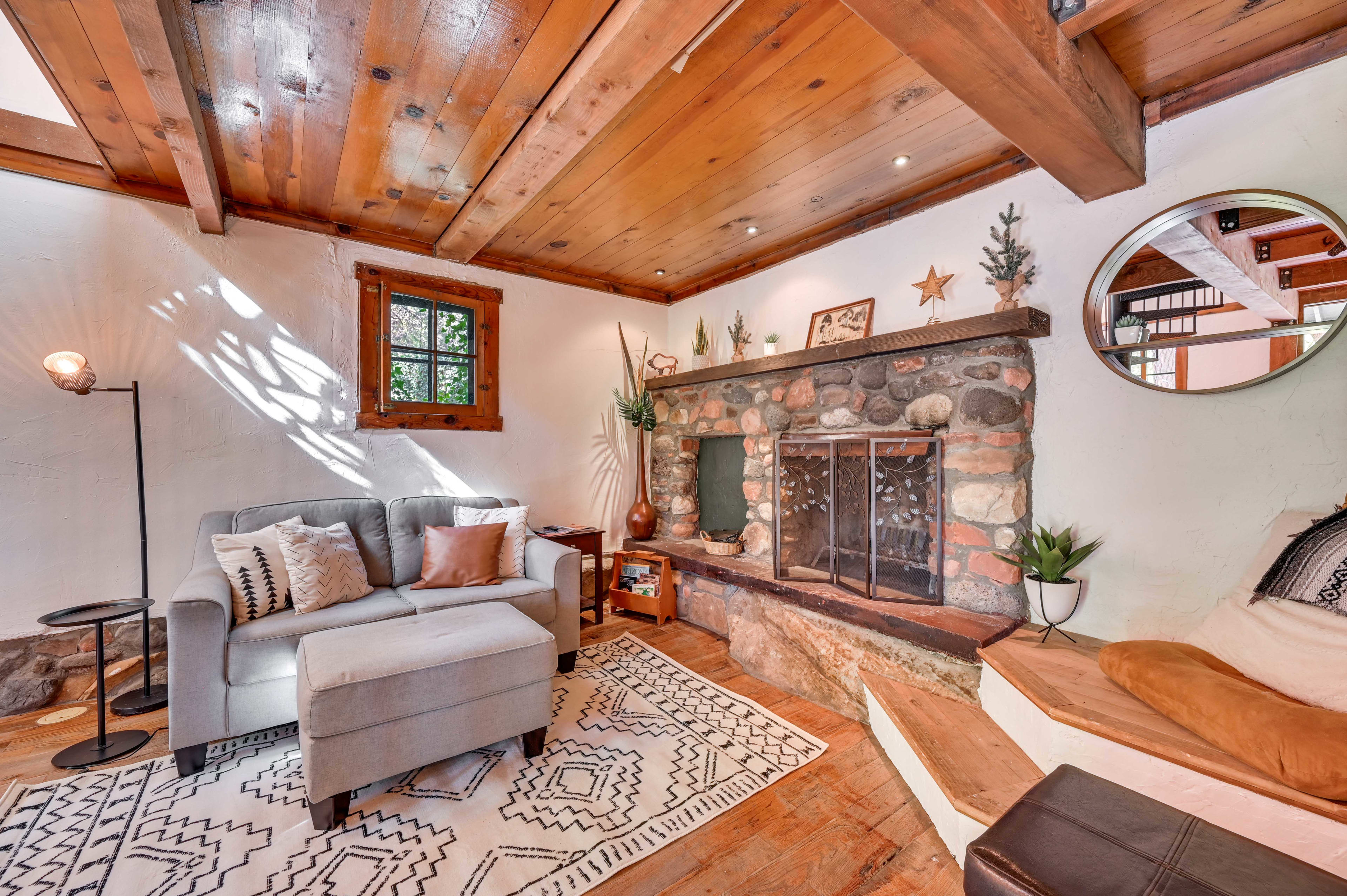 Sedona Vacation Rental | Studio | 1BA | Stairs Required | 760 Sq Ft