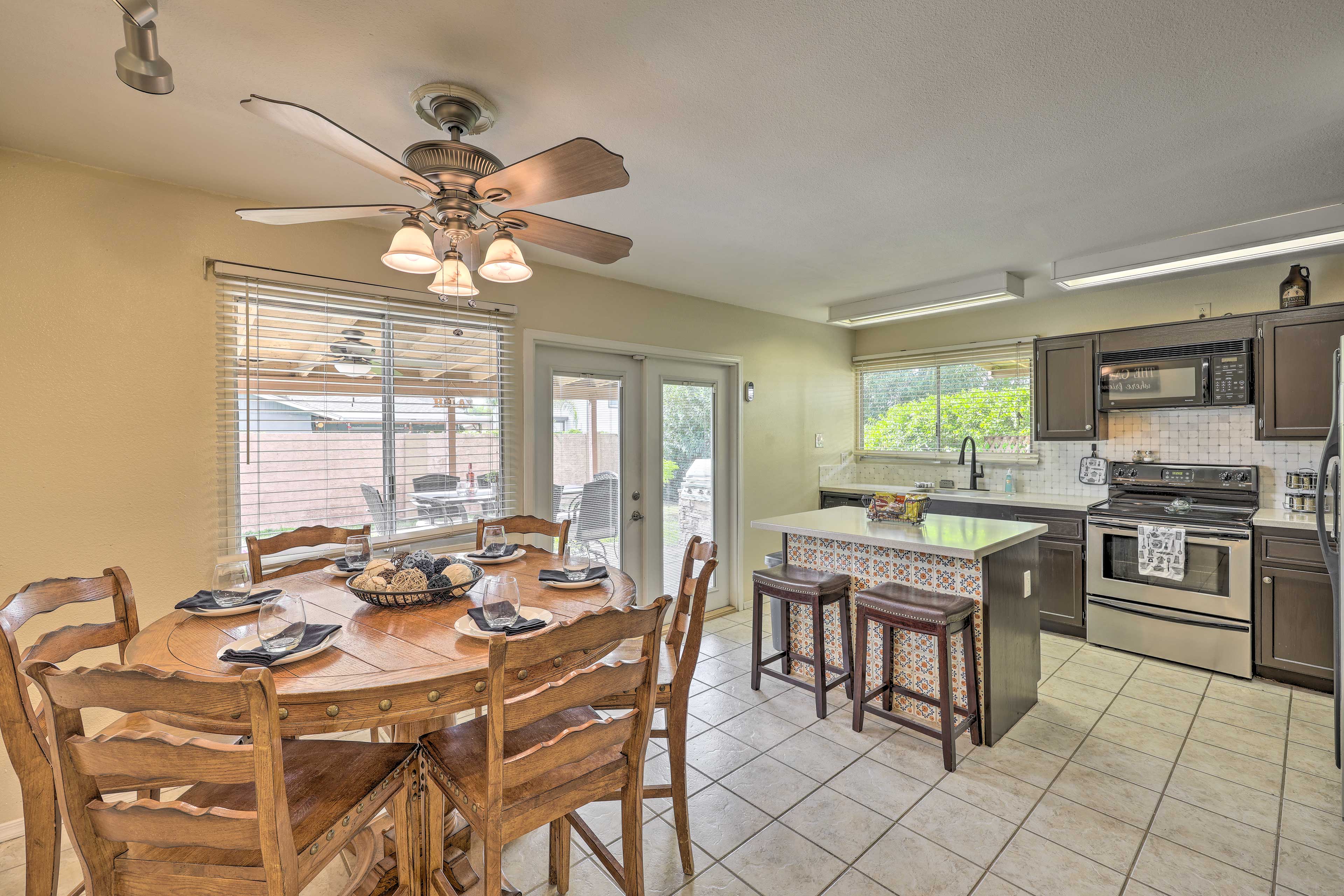 Dining Area | Dishware/Flatware | Trash Bags/Paper Towels