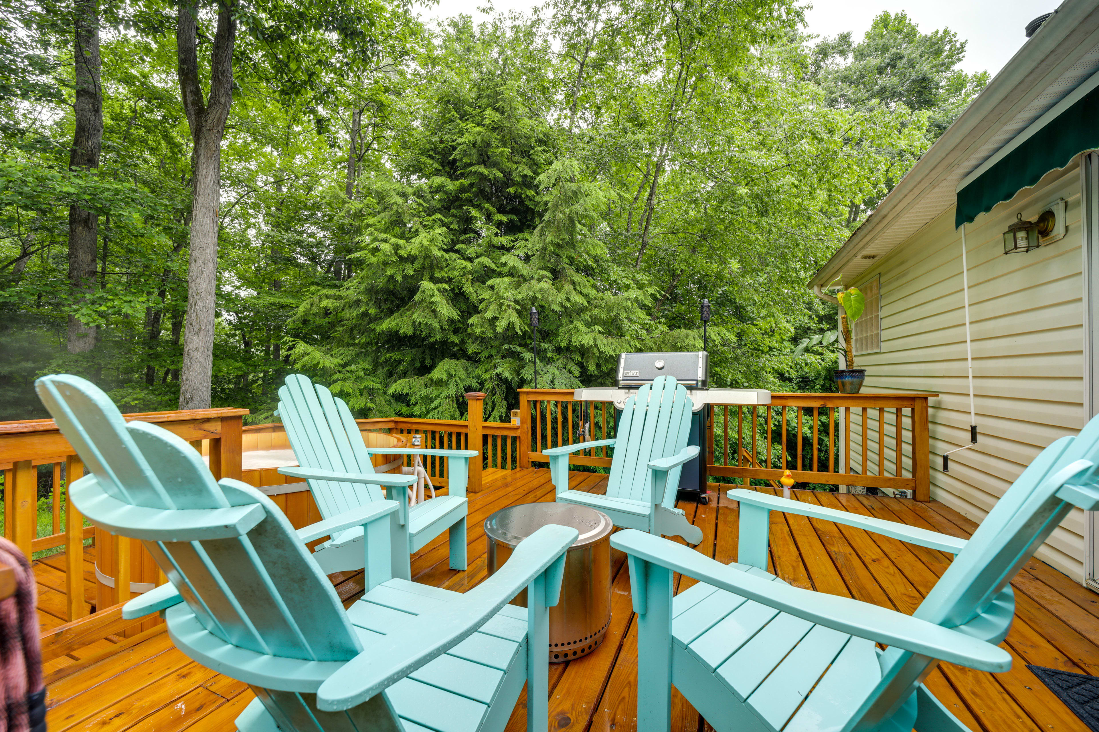 Private Deck | Gas Fire Table & Grill