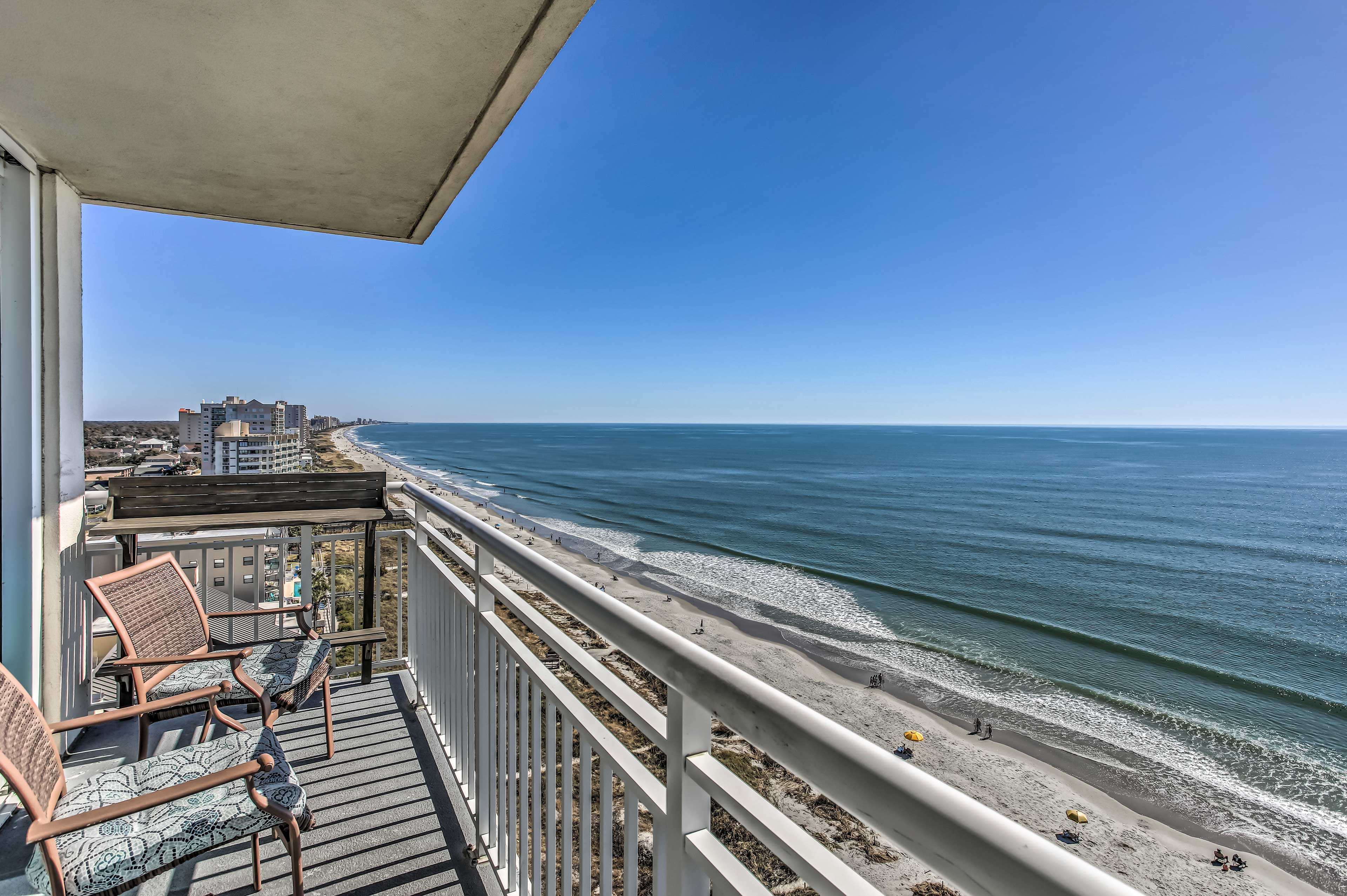 Private Balcony | Direct Access to Beach