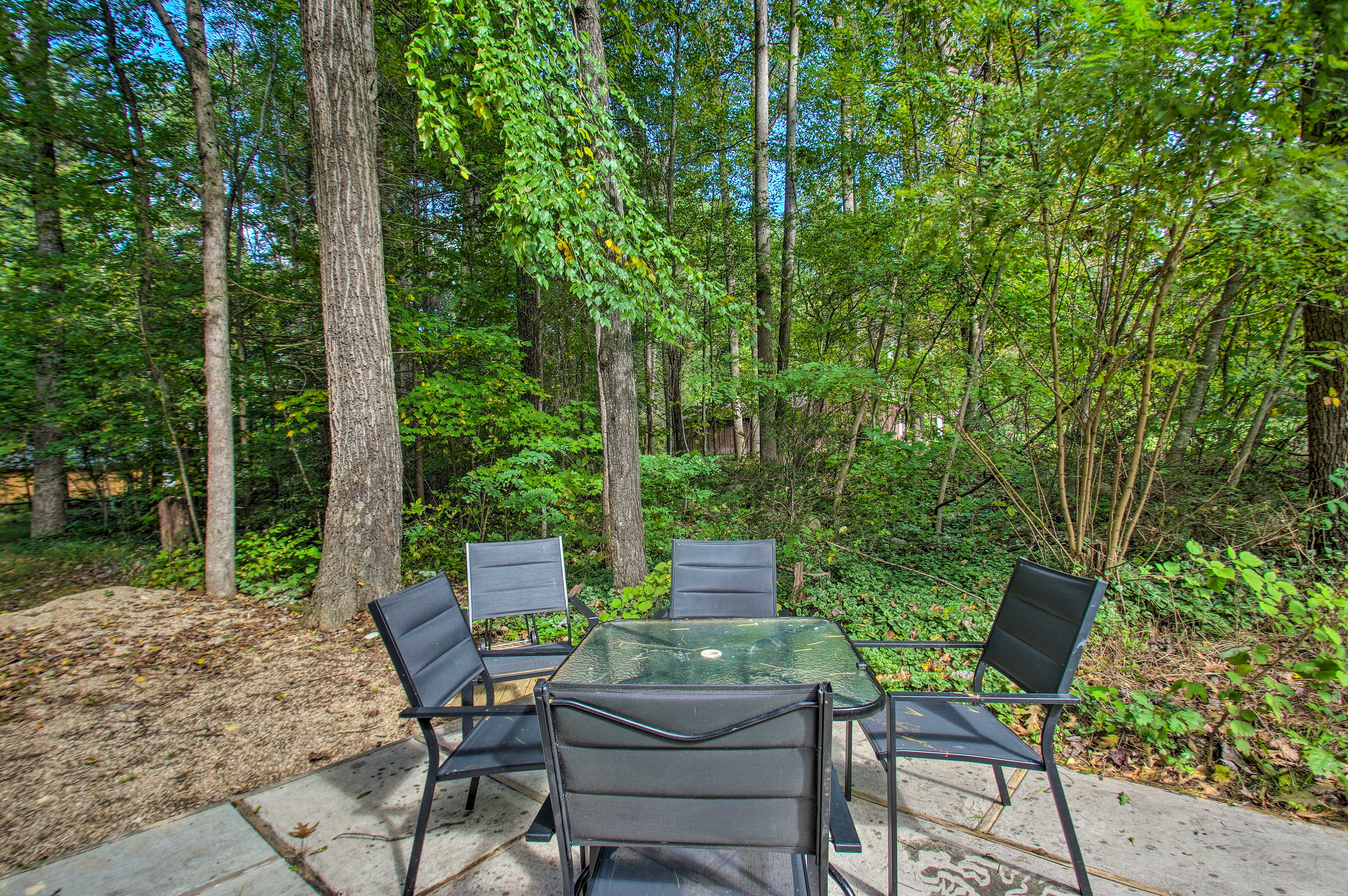 Patio | Outdoor Dining Area