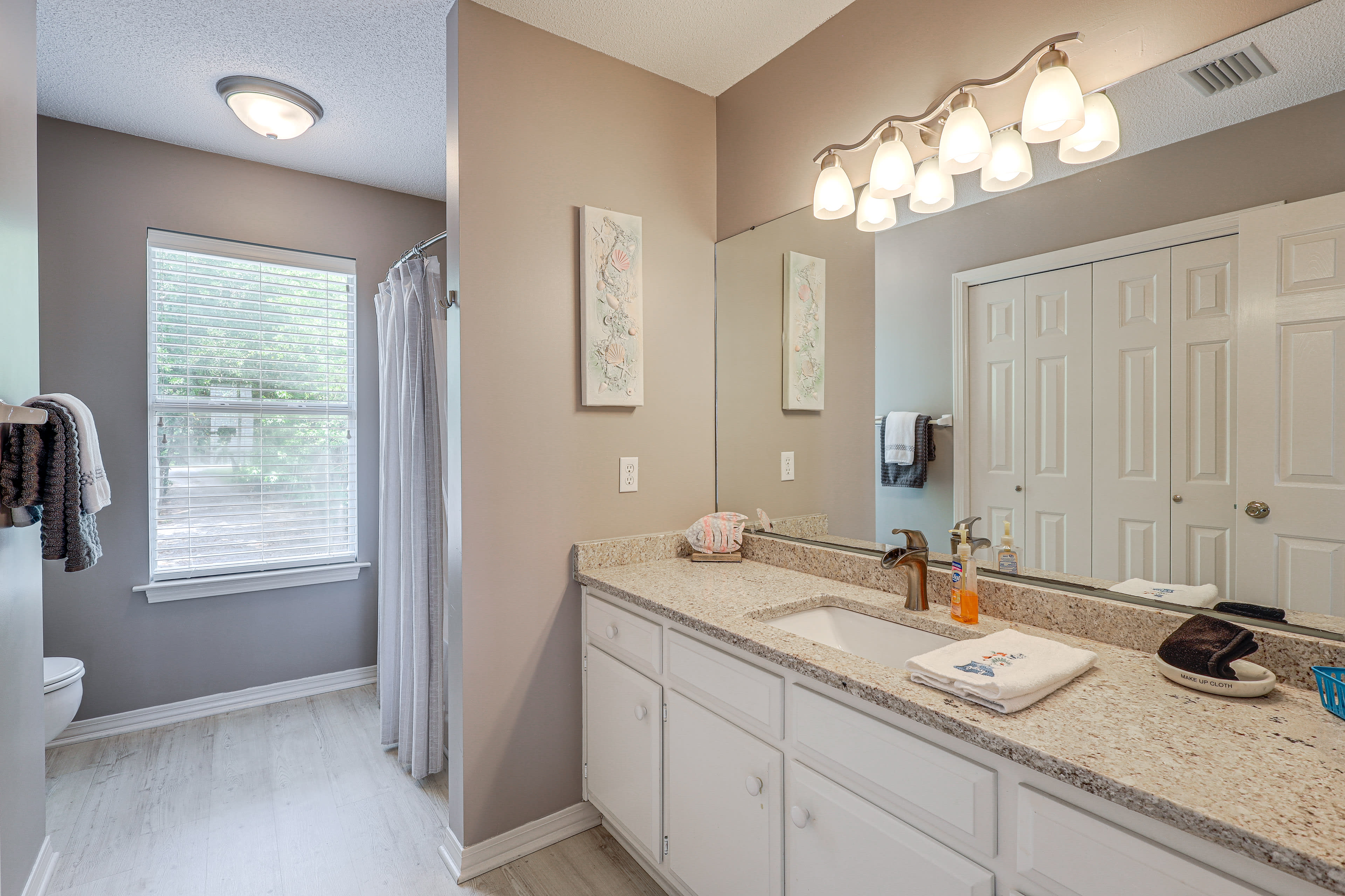 En-Suite Bathroom | Towels Provided