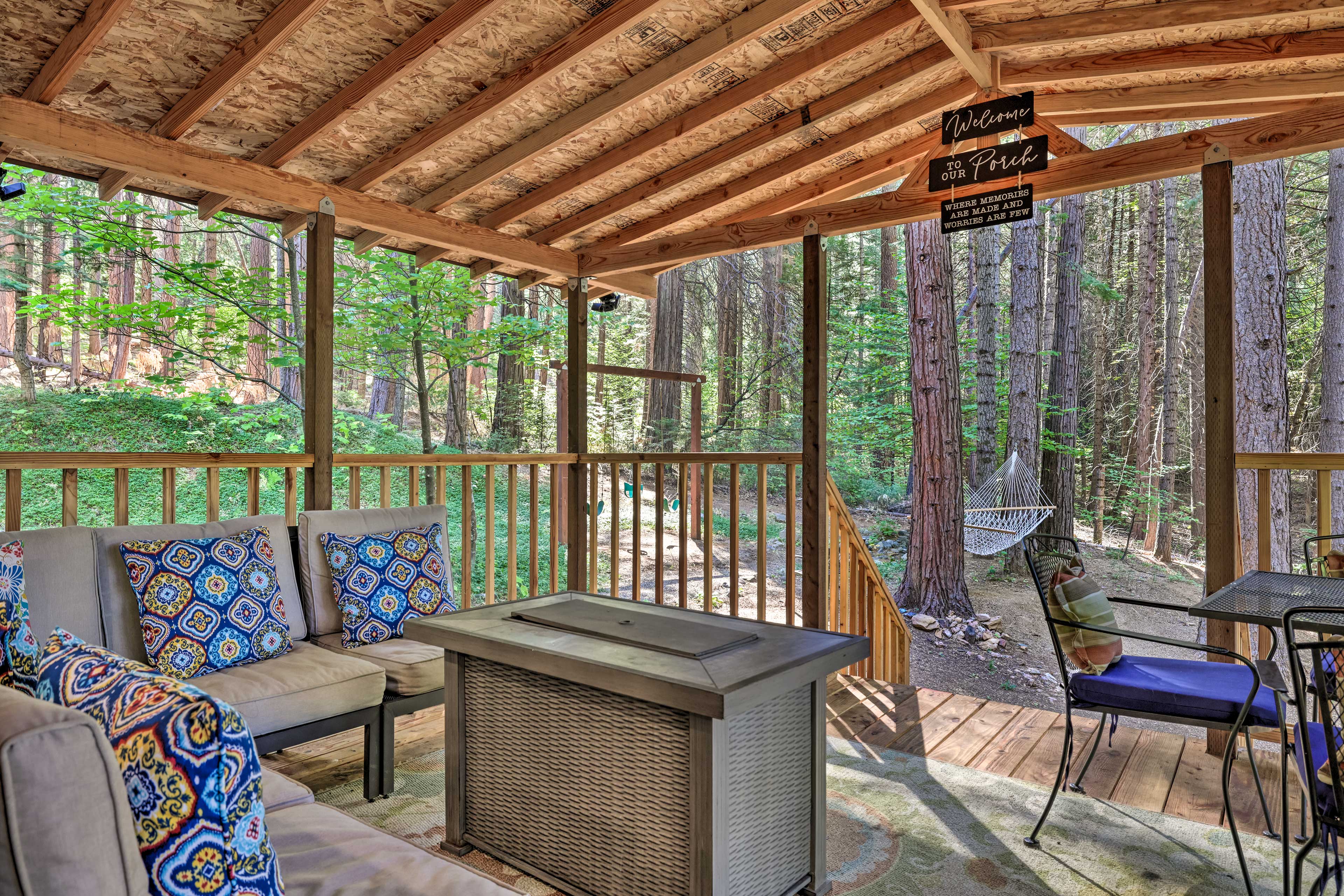 Covered Porch | Fire Pit Table