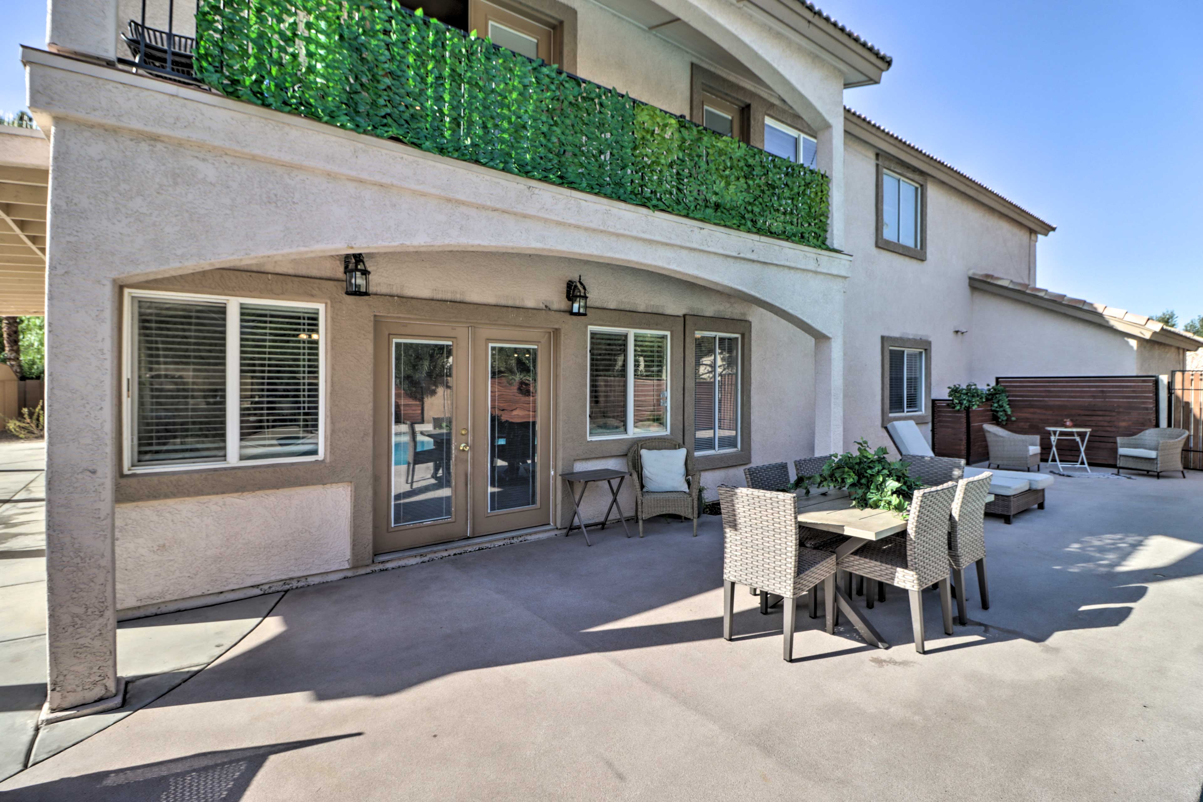 Backyard Patio | Outdoor Dining Area