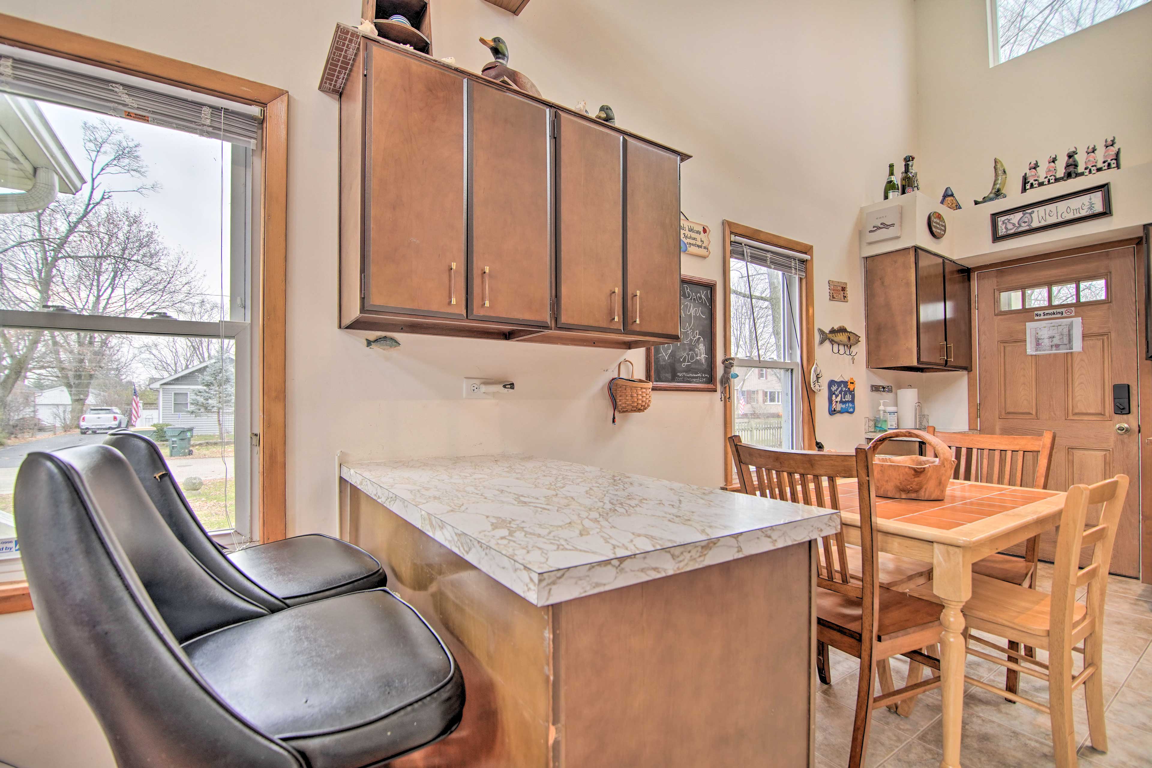 Dining Area | Dishware/Flatware