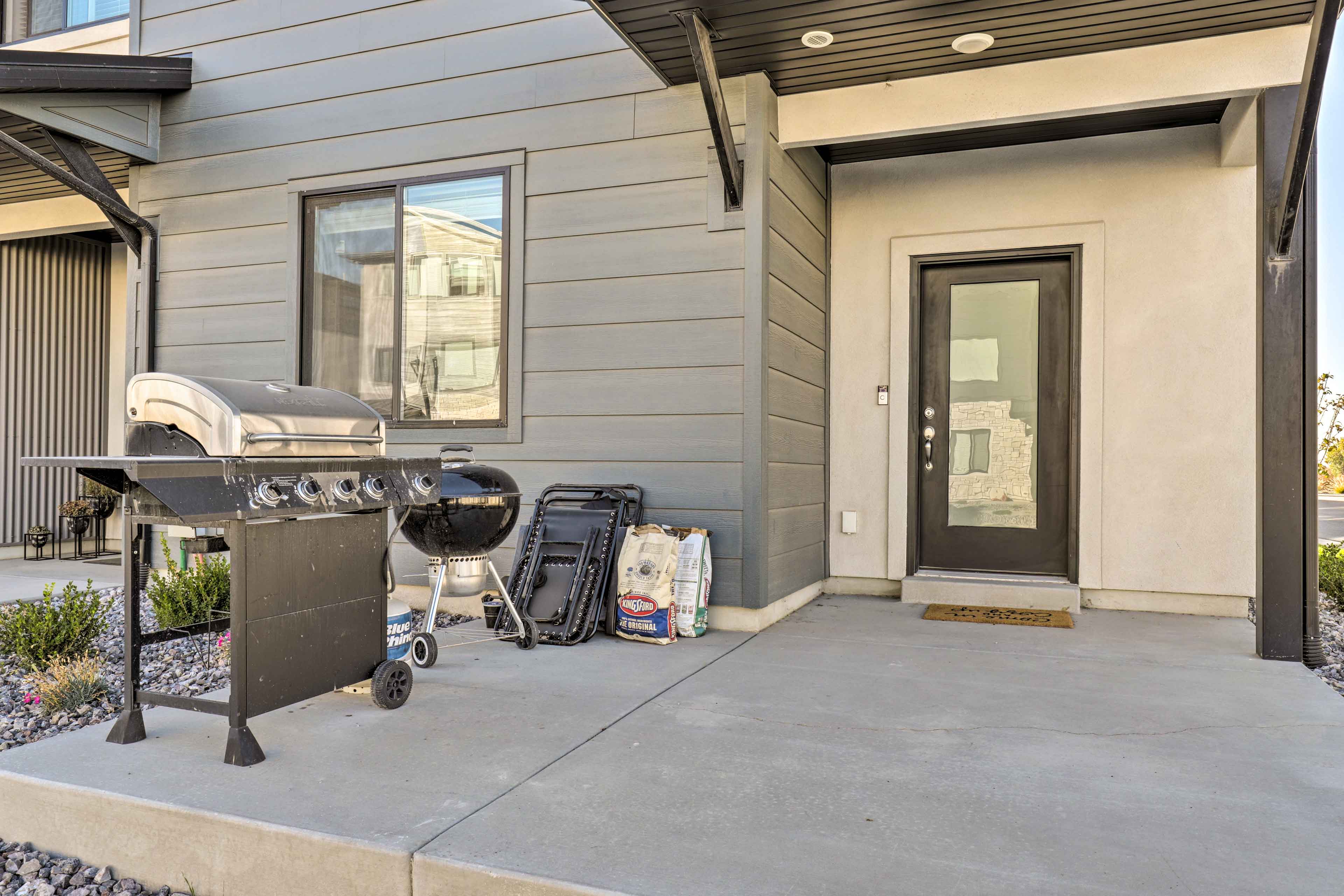 Patio | Gas & Charcoal Grills