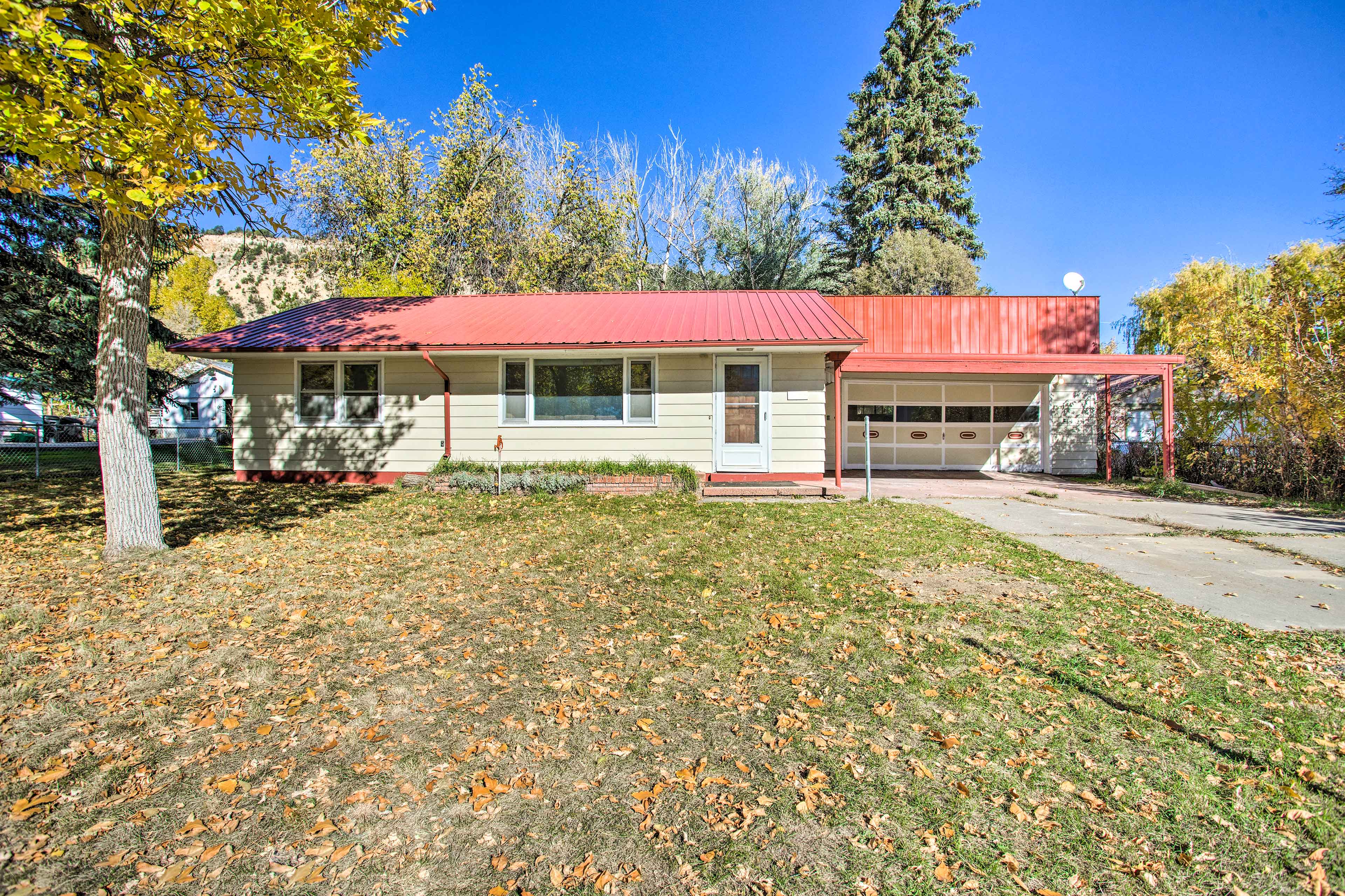 Home Exterior | Single-Story Home