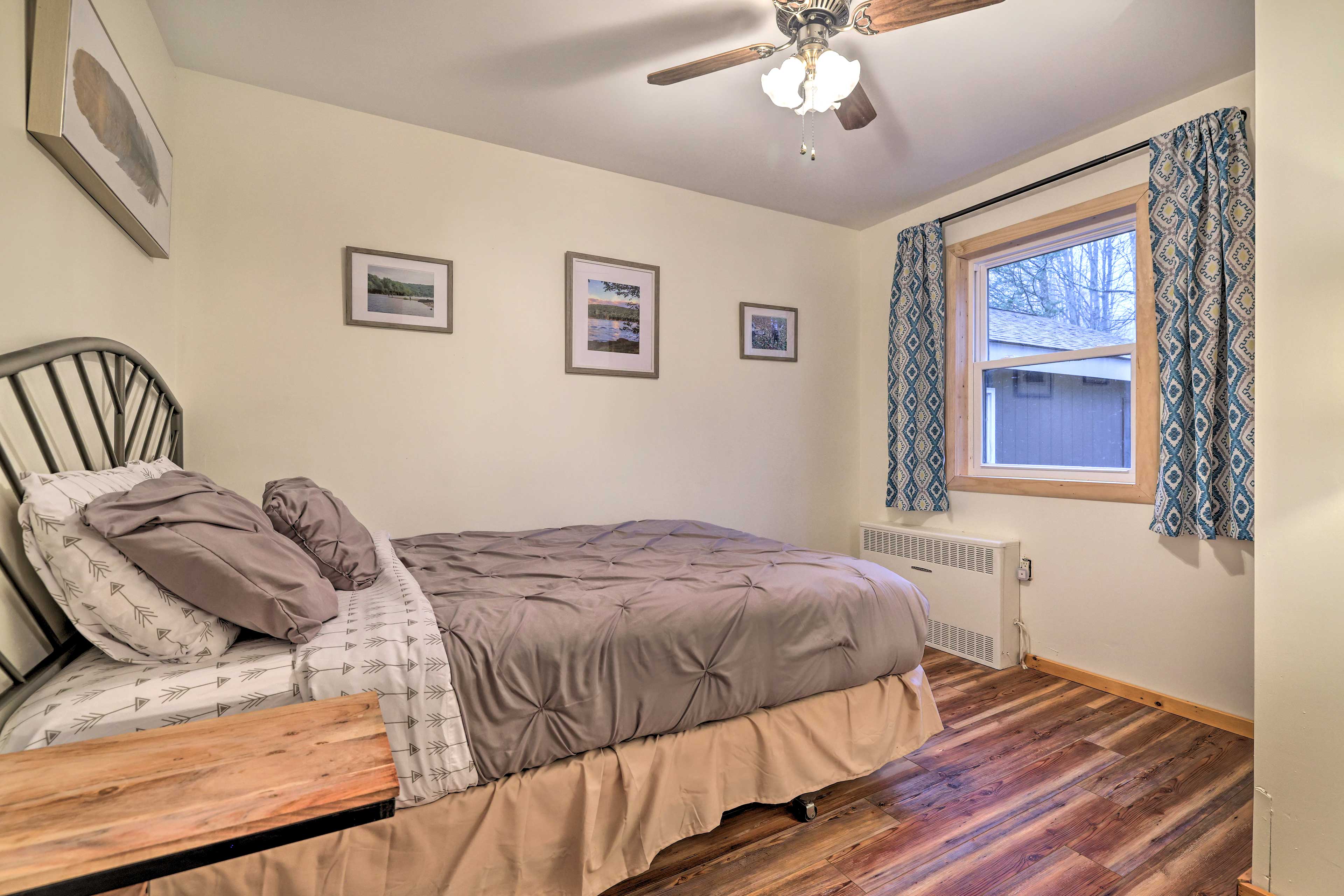 Bedroom 1 | Queen Bed | Linens Provided