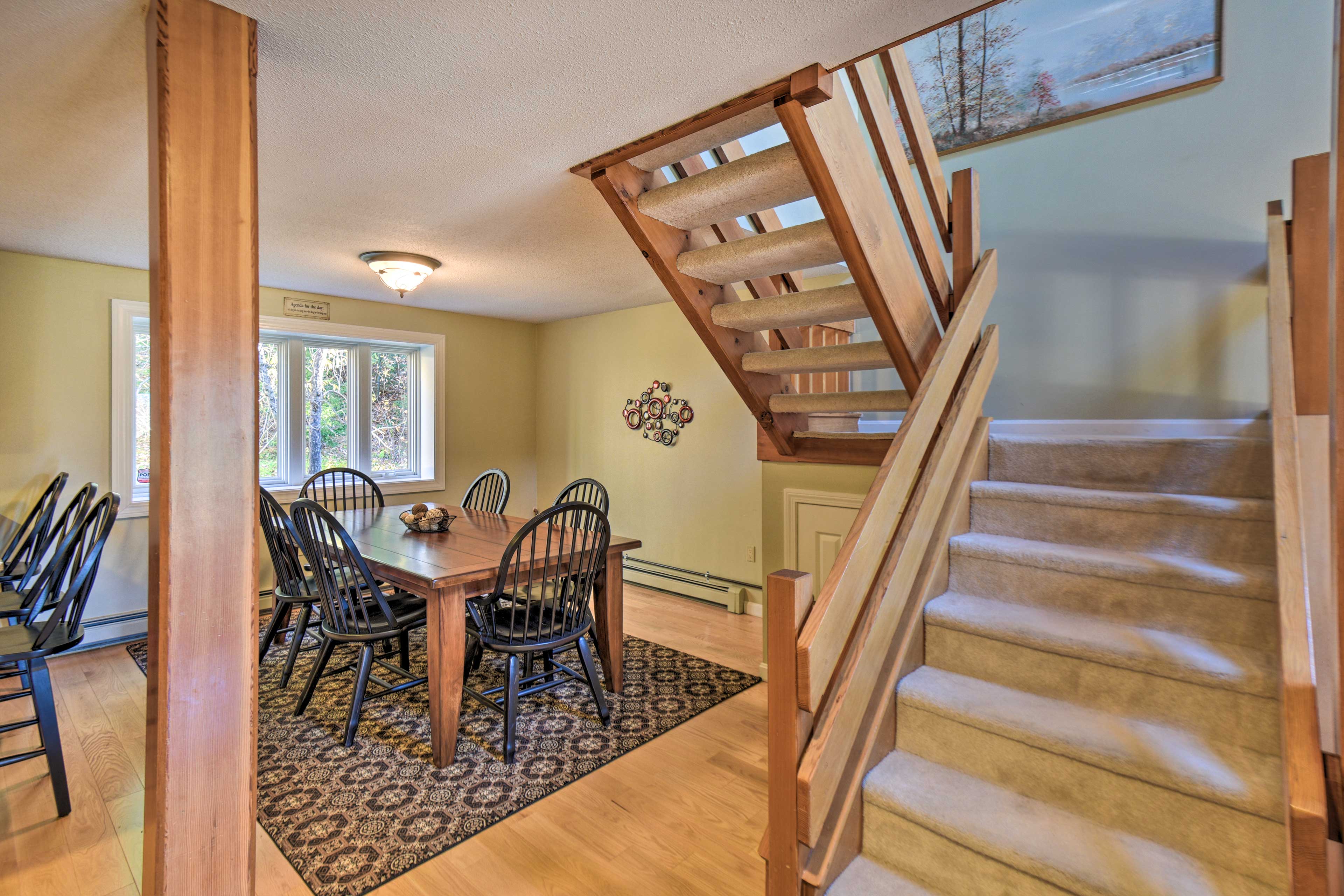 Dining Area | Dishware & Flatware Provided