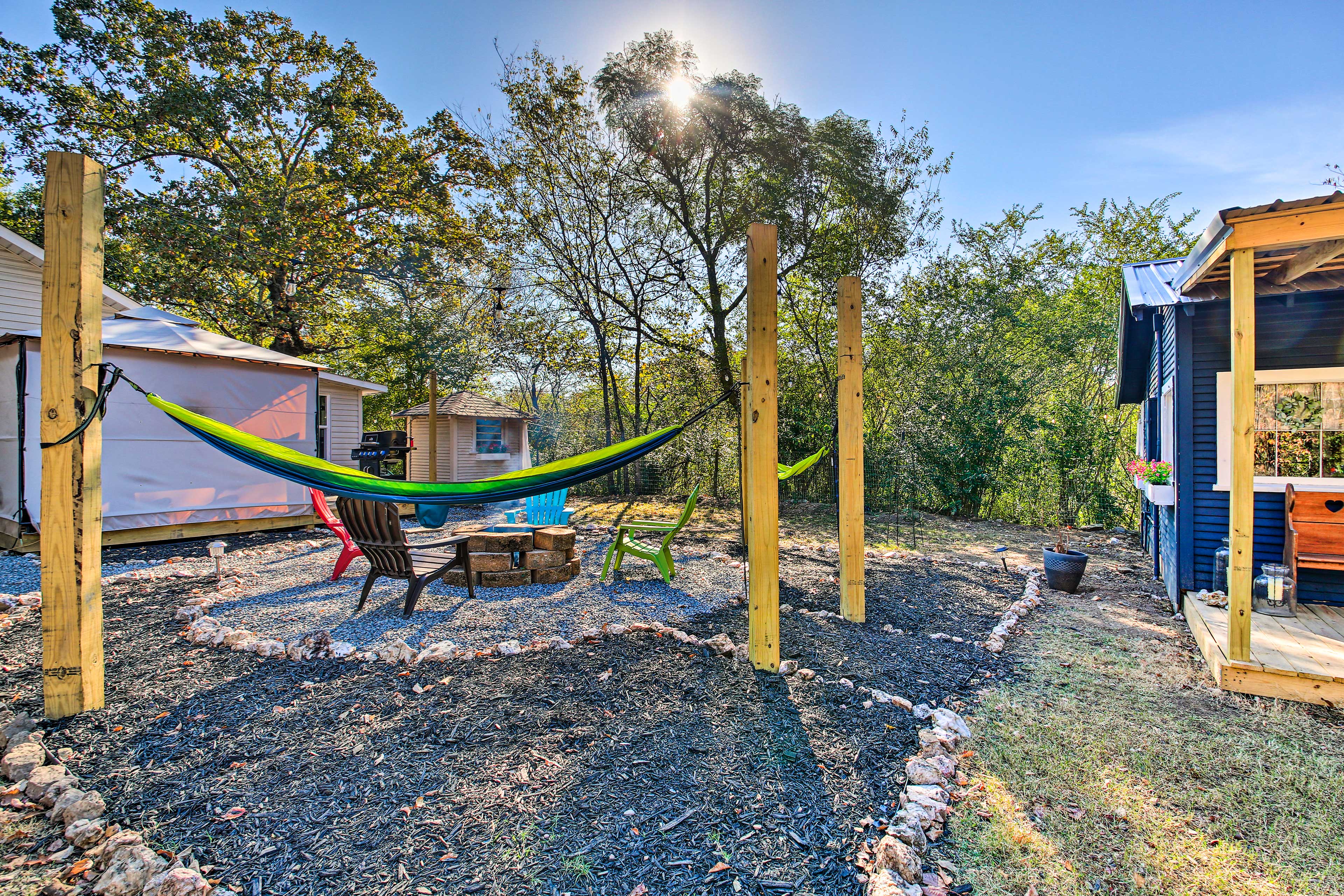 Yard | Fire Pit | Hammocks