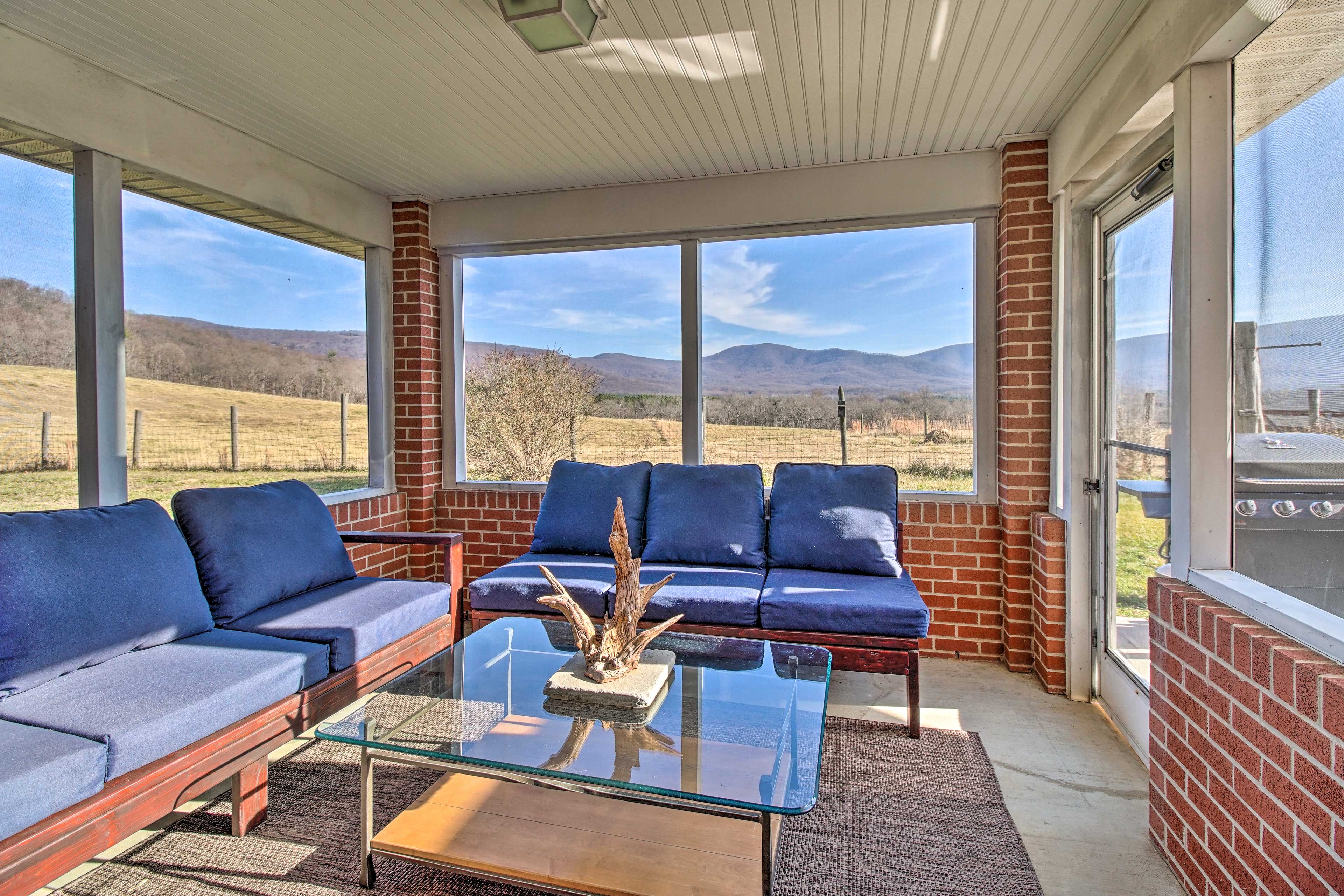 Screened-In Porch