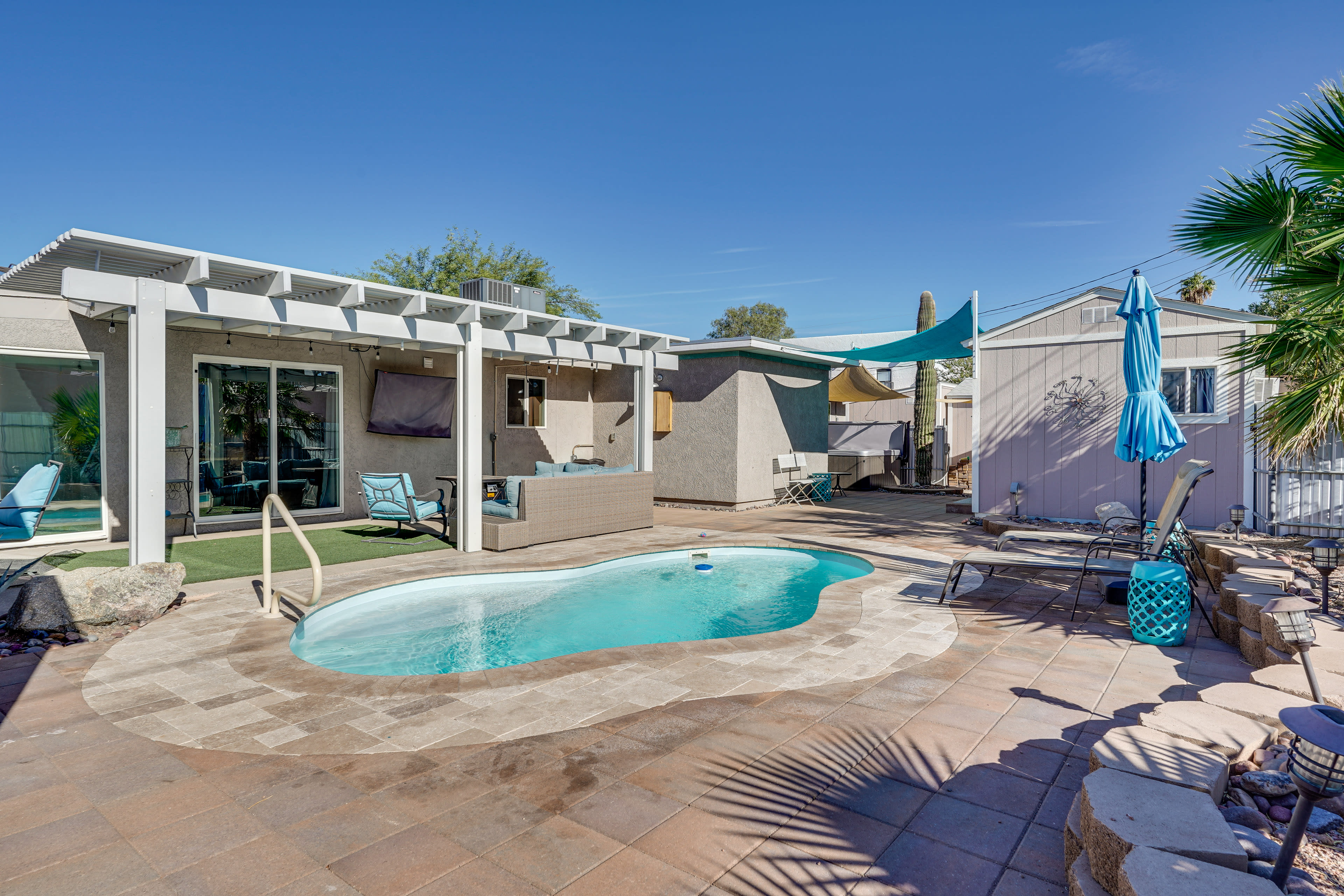 Lake Havasu Getaway w/ Private Pool & Hot Tub