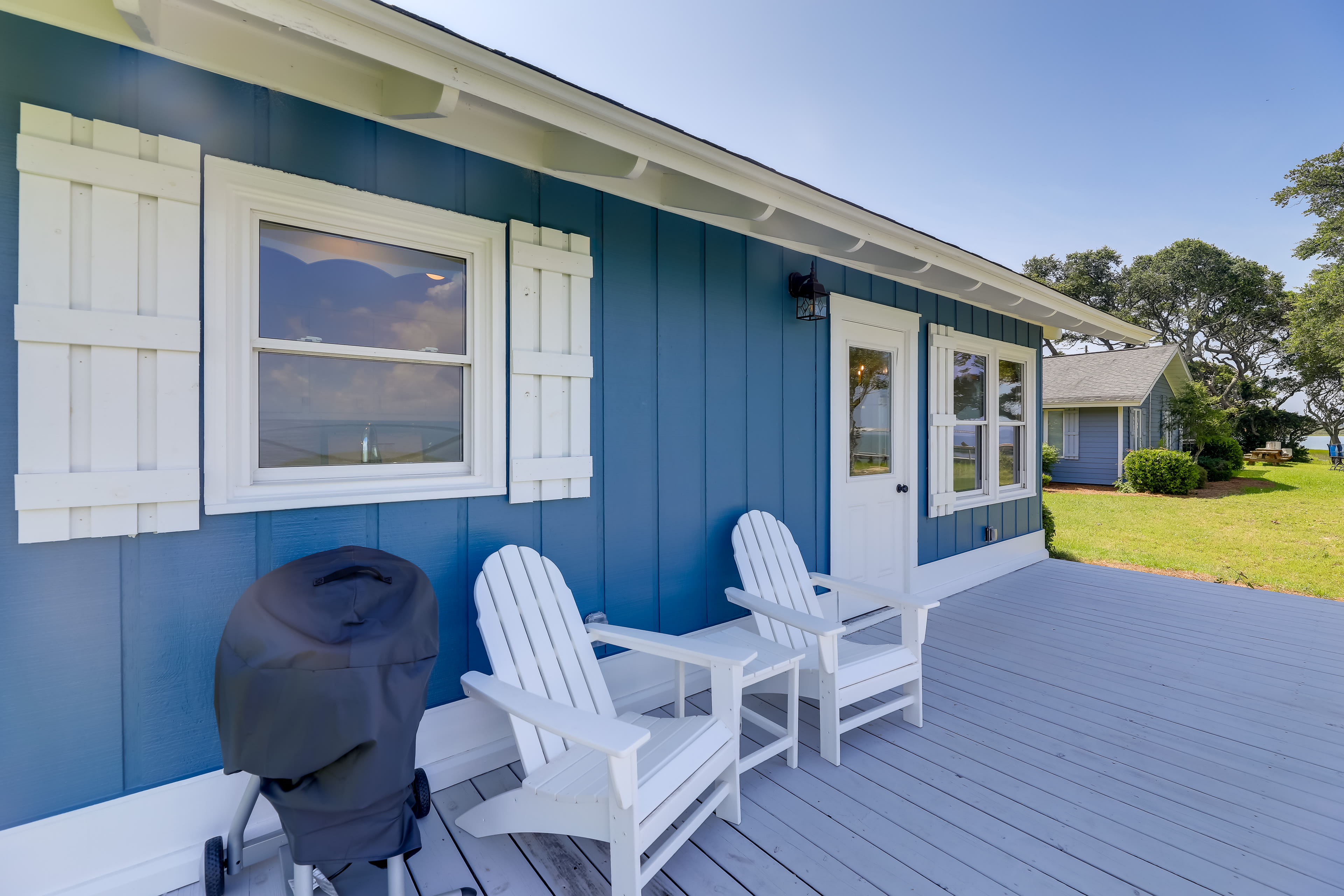 Deck w/ Seating | Newport River Views