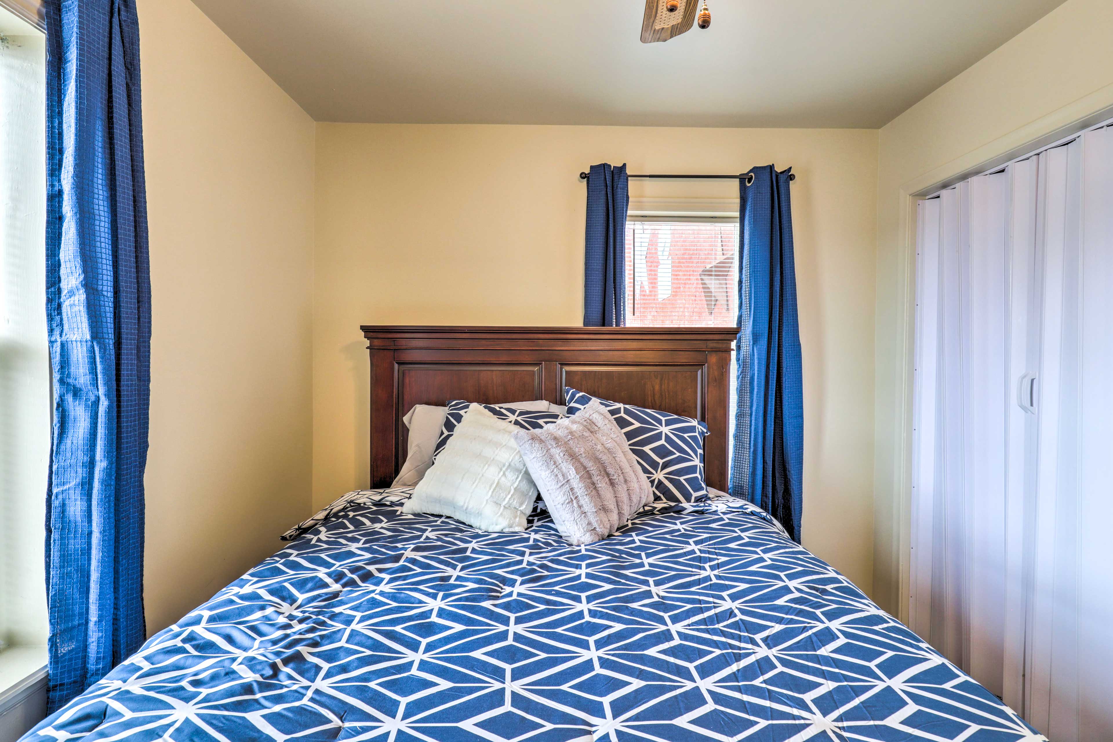 Bedroom 1 | Queen Bed | Linens Provided