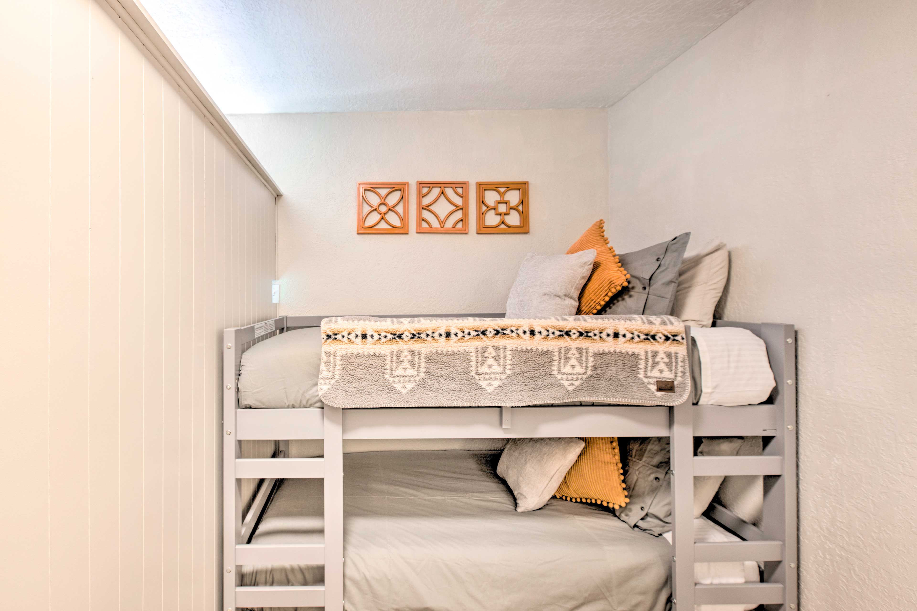 Bedroom 2 | Twin Bunk Bed