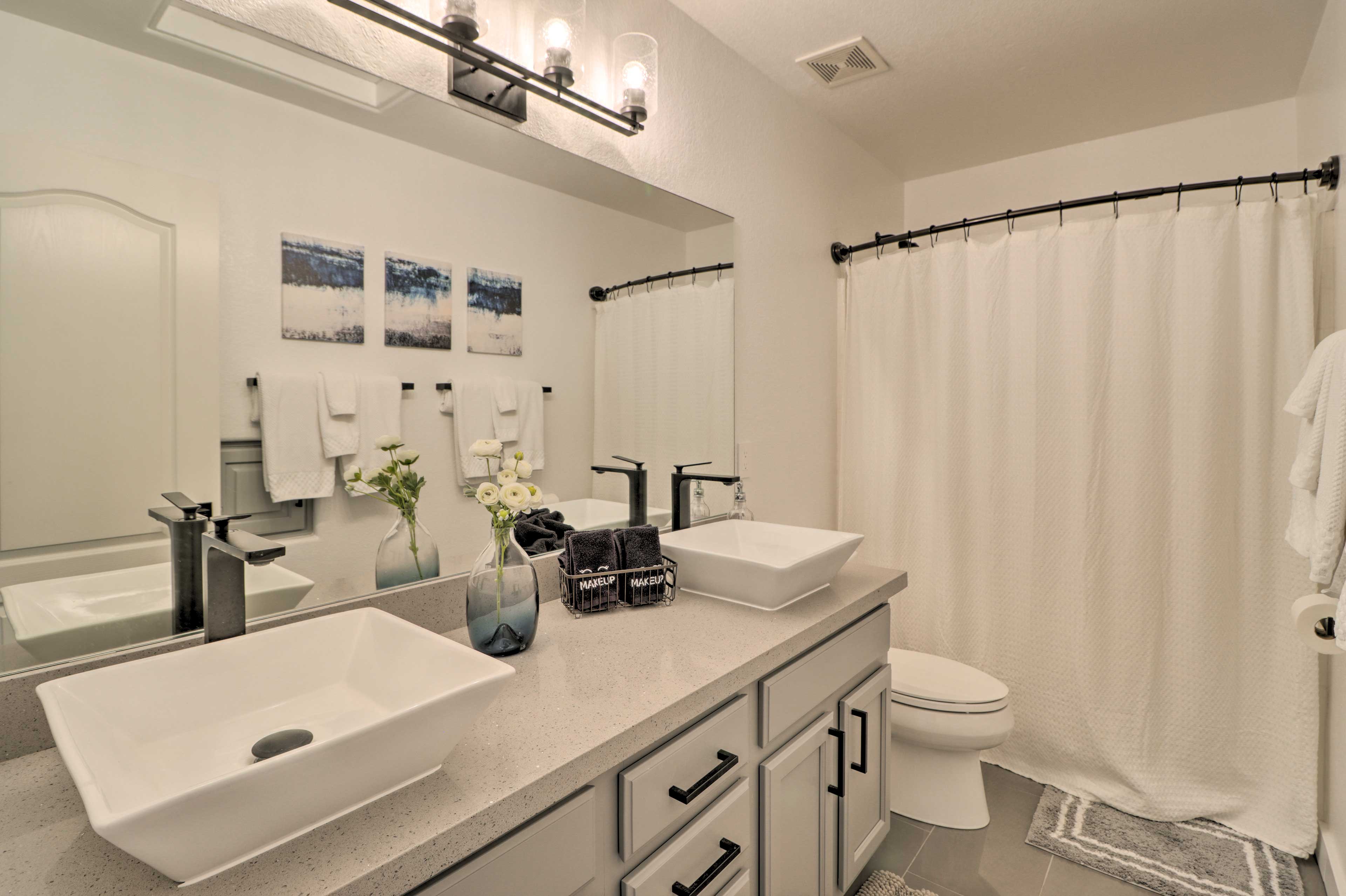 Bathroom | Towels Provided | Complimentary Toiletries